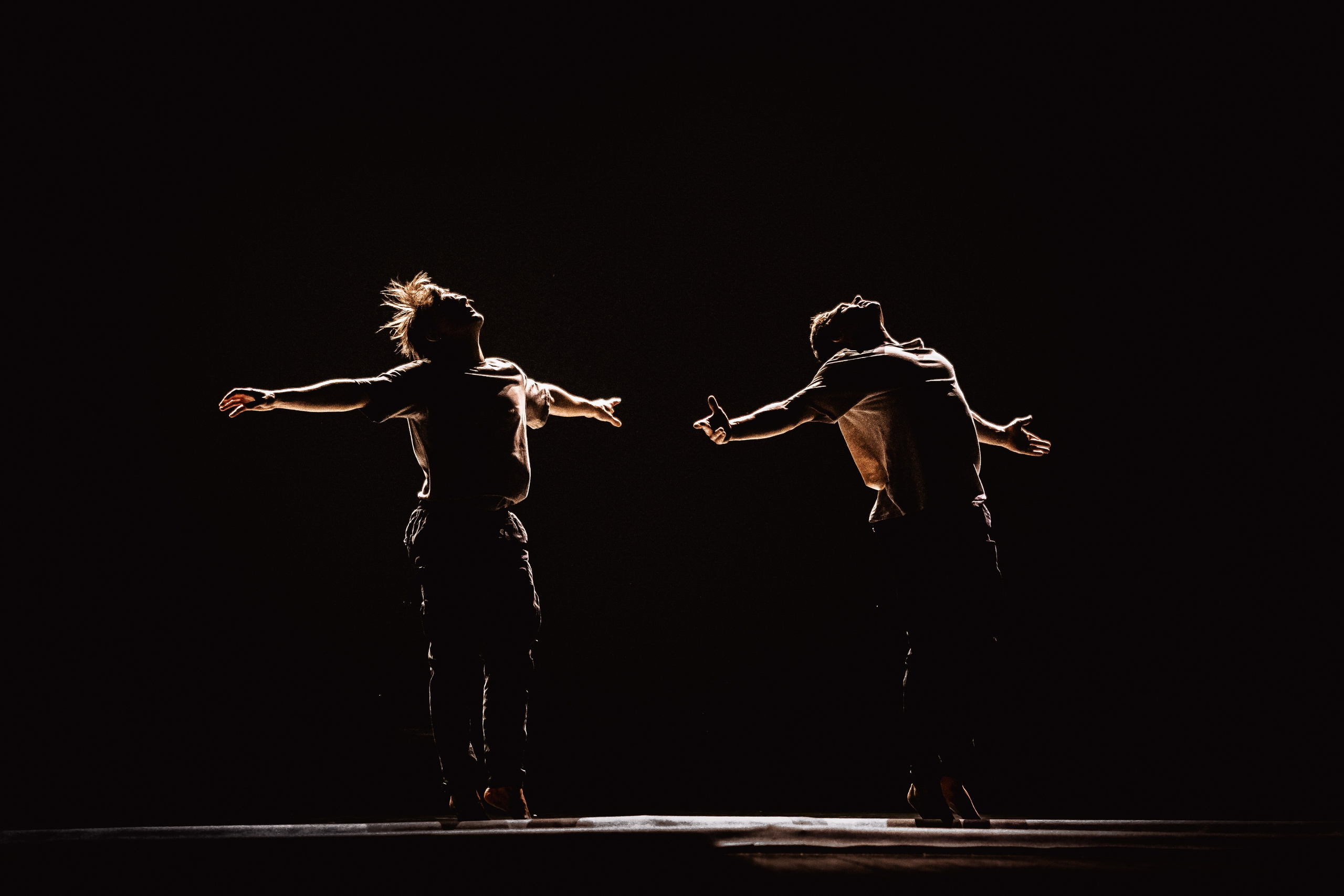 Шоу «Под дождём» 03 / 2025. ФОТОГРАФ ЕКАТЕРИНБУРГ