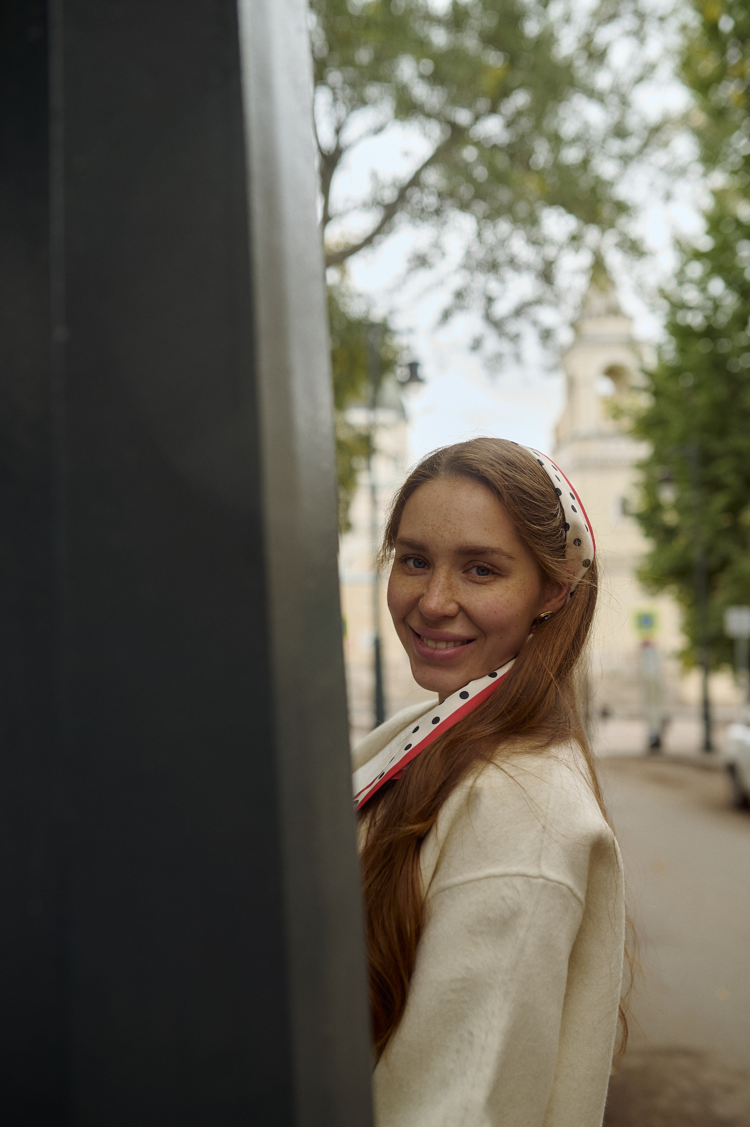 Оля на прогулке по городу. Семейный и свадебный lifestyle-фотограф в Москве Мария Петрова