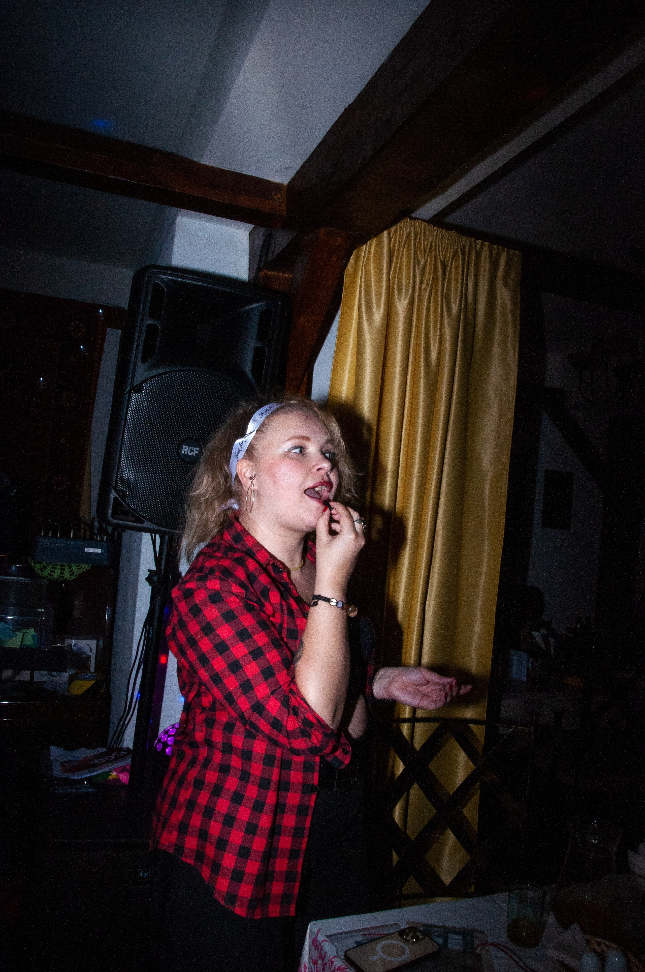 Вечеринка 90-тые. Фотограф Катя Щербина