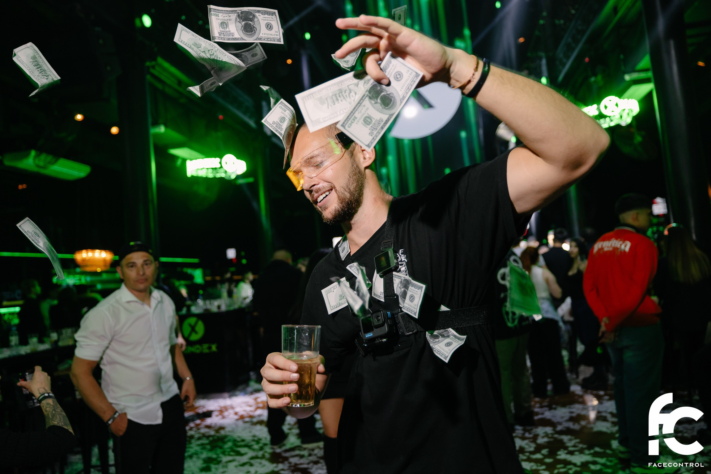 XAINDEX. Face Control: Crónica social, anuncios de eventos y reportajes fotográficos