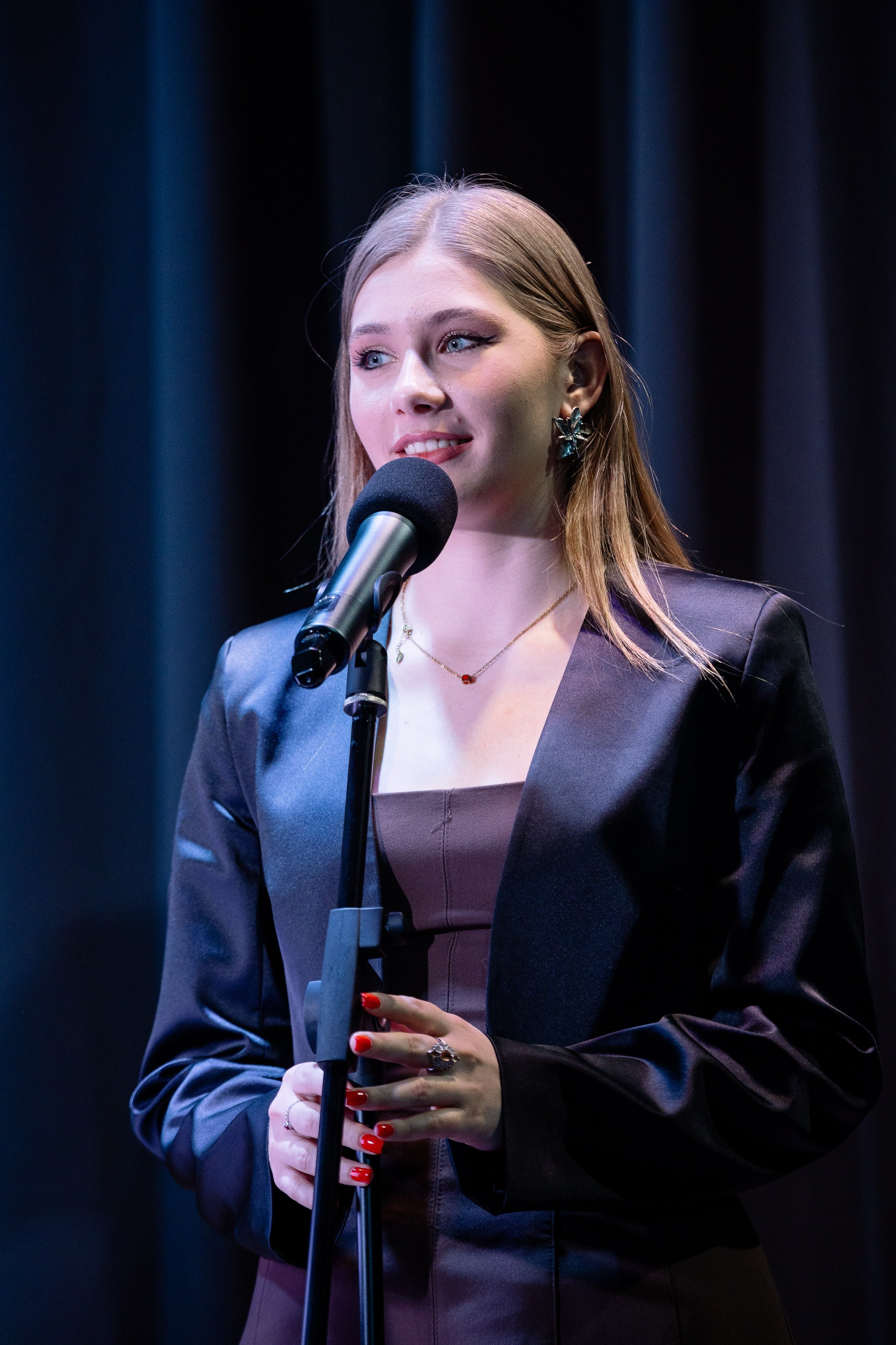 Поэтический вечер с Игорем Бушмелевым и Никой Станиславчик. Фотограф Юлия Мальцева