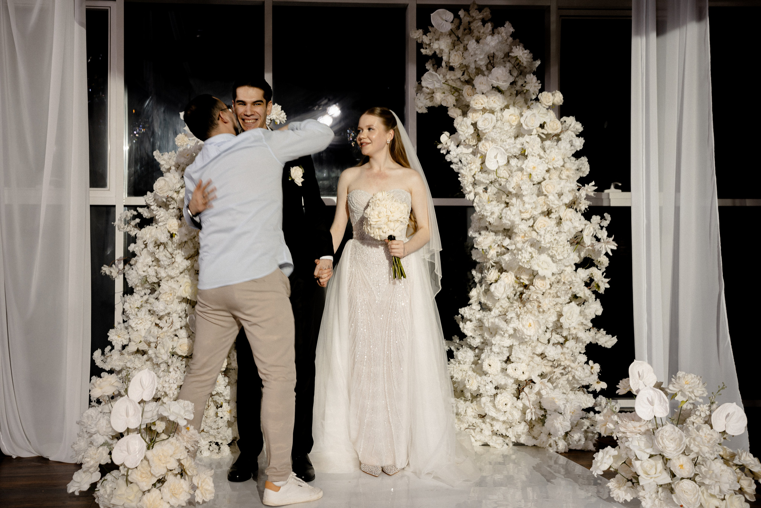 СВАДЕБНАЯ СЬЕМКА СБОРОВ В ОТЕЛЕ И ВЫЕЗД НА ЦЕРЕМОНИЮ (СНЯТО В СИБИРЕ В НИЖНЕВАРТОВСКЕ). Профессиональный фотограф, Санкт-Петербург — Виктория Богомолова