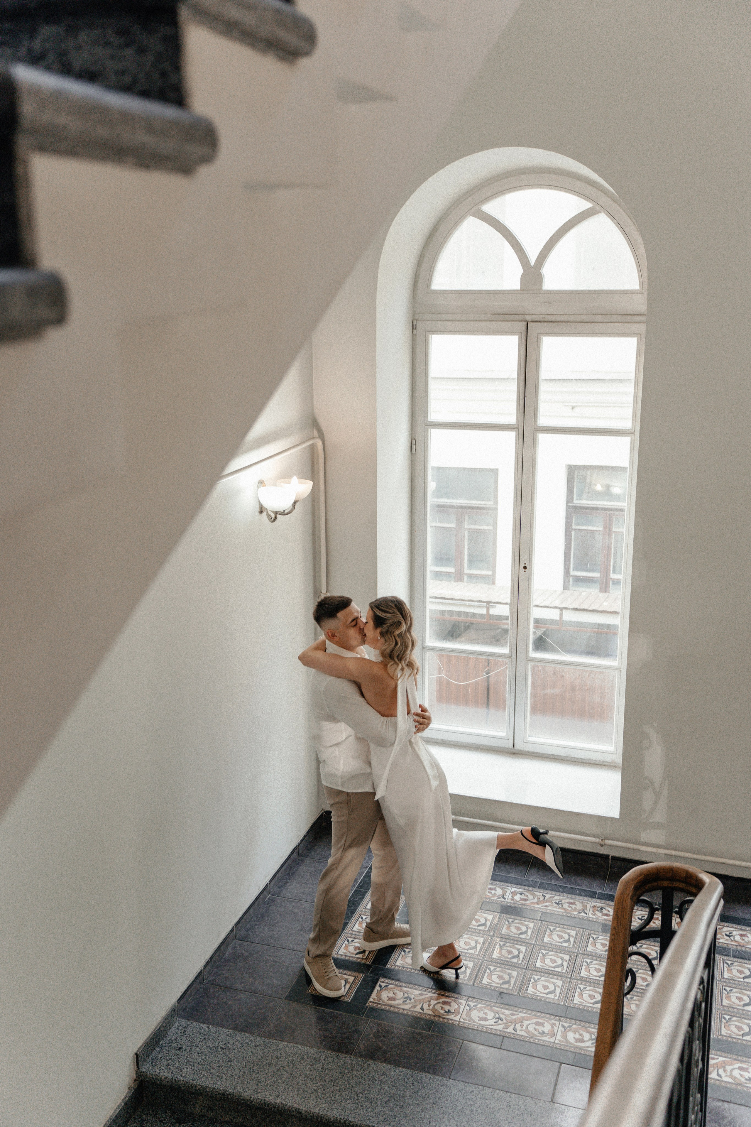 Любовь в одном знаменитом подъезде Минска. Ваш семейный фотограф в Минске — Вика Трегубова