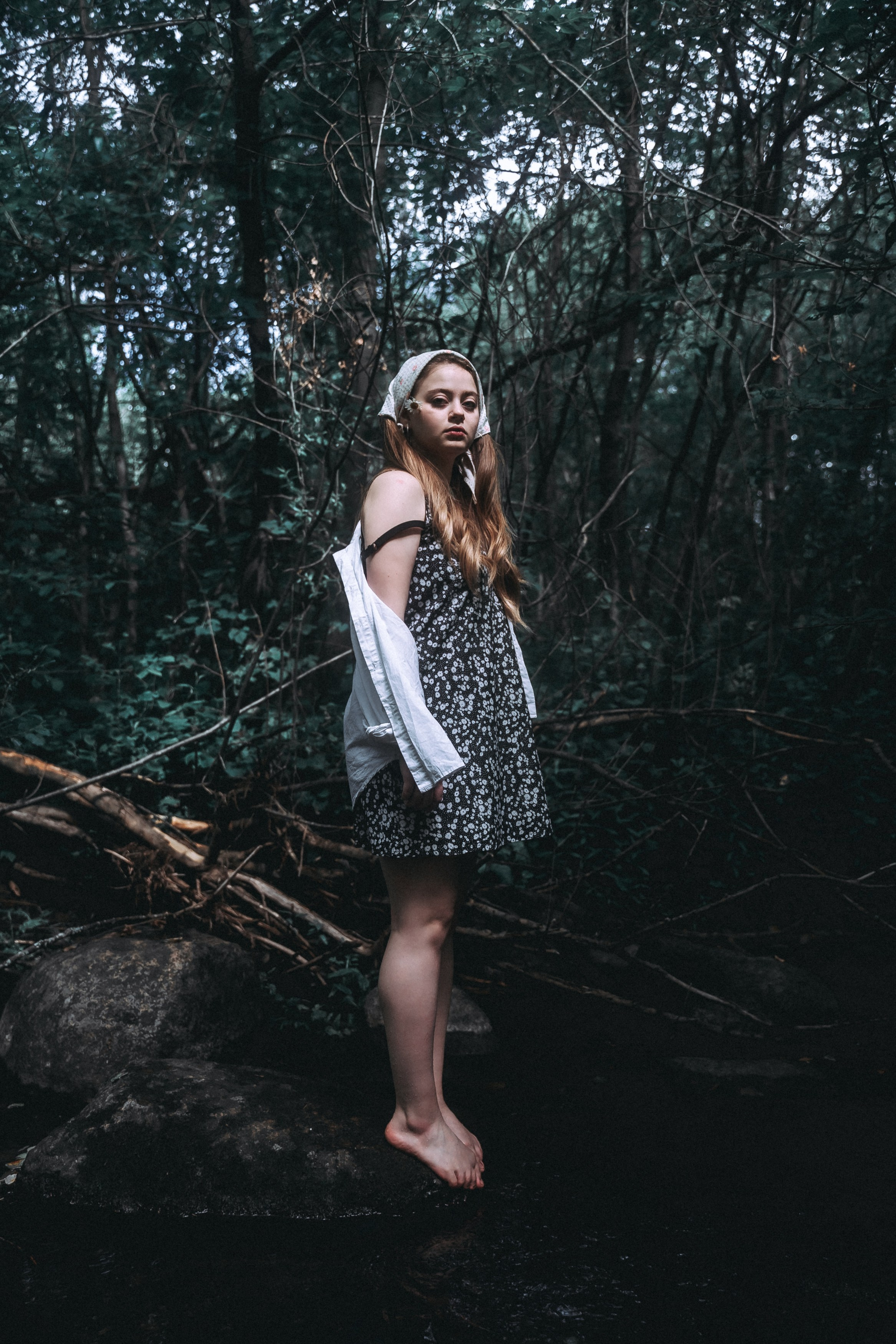 Лера и Юля. Ищем потаённое. Портретный и предметный фотограф в Санкт-Петербурге