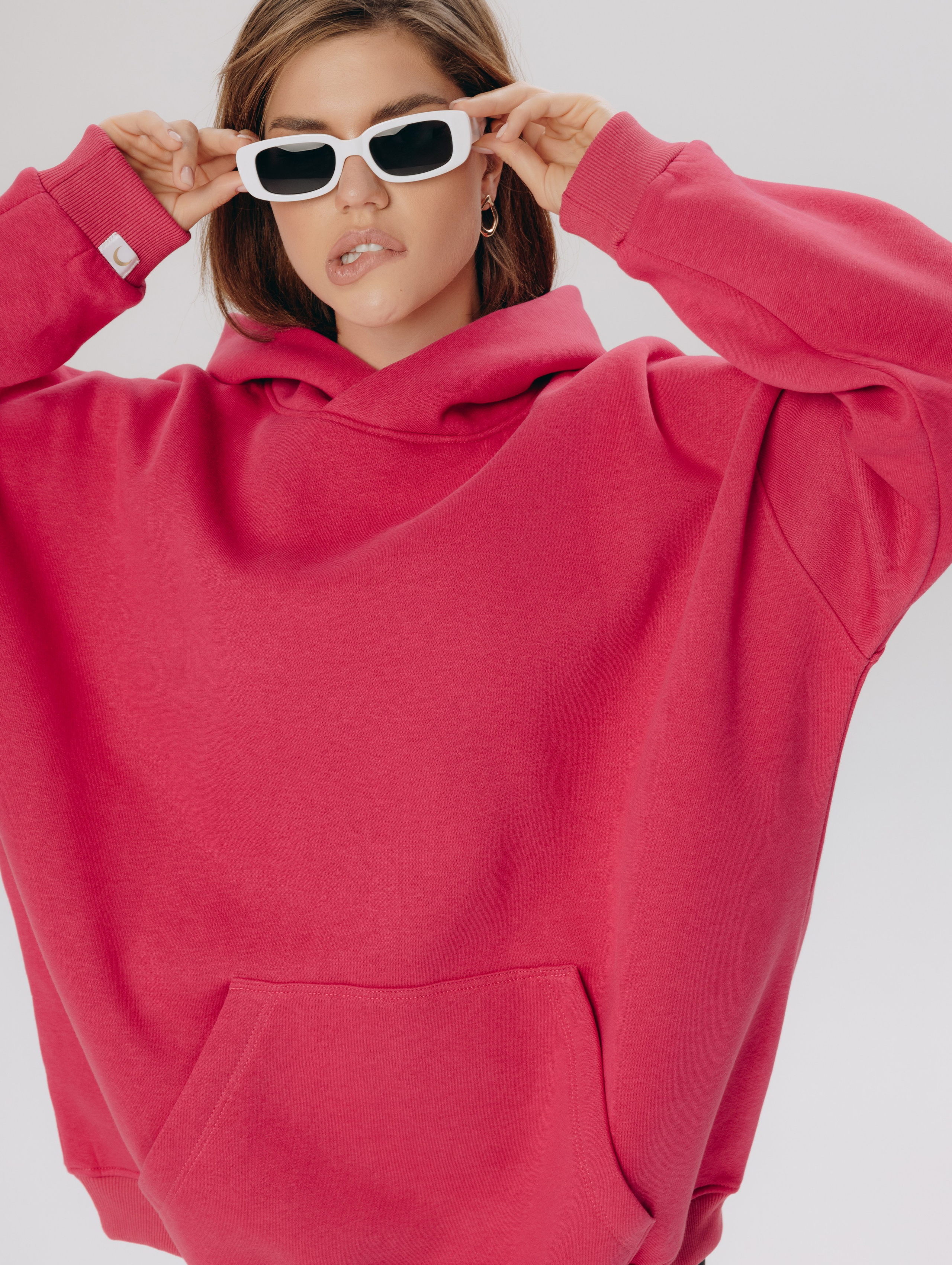 MOON SECRET. Фотограф для маркетплейсов в Москве Озерова Кристина