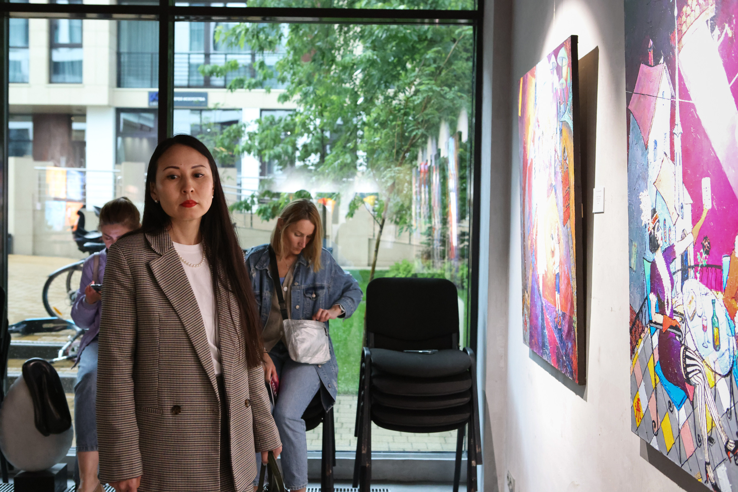 Художественная выставка Артели " ПОЛНЫЙ БРЮТ 66» в галерее ARTMAISON. Reportage, architectural, fine art photographer Lena Melnikova in Moscow