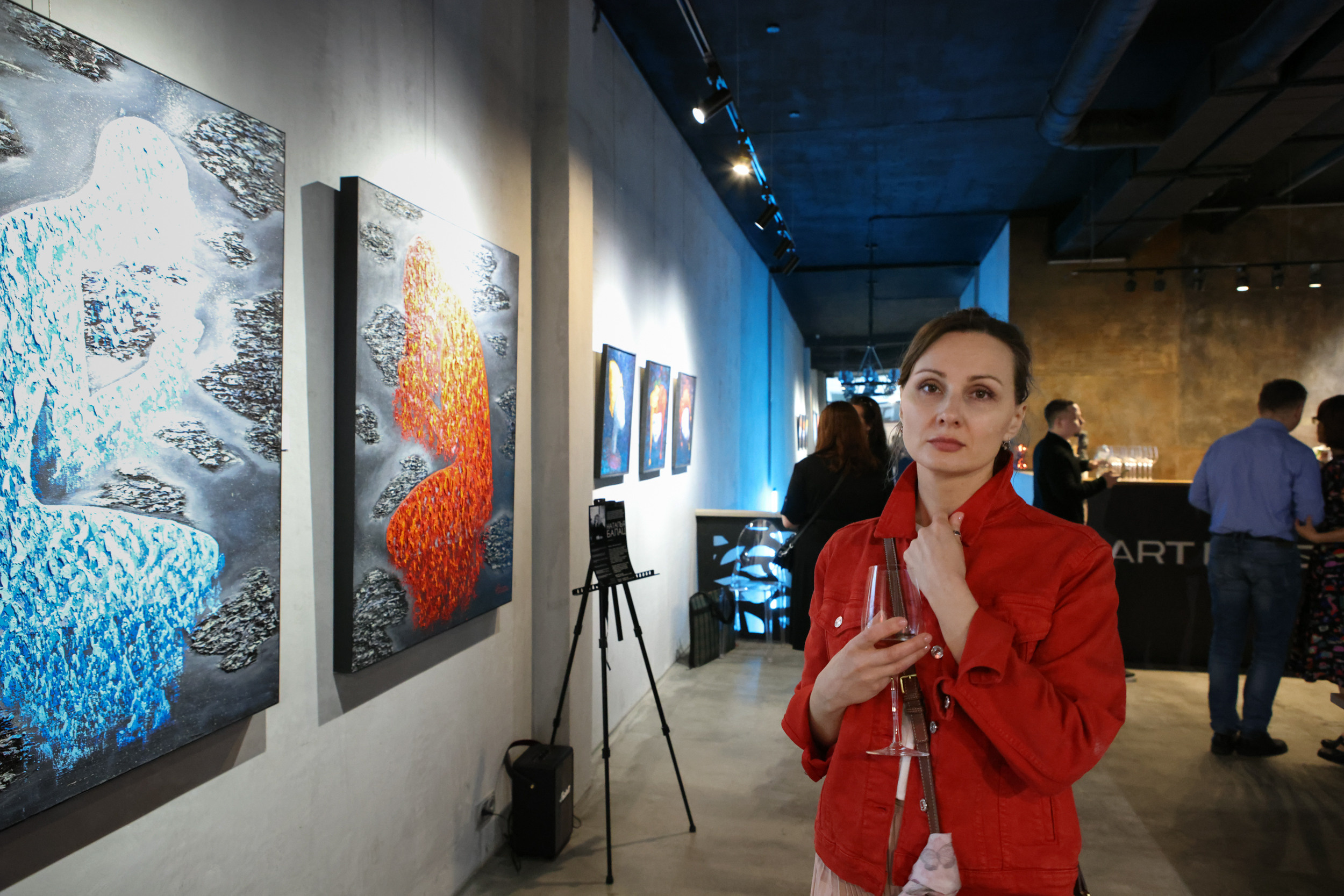 Художественная выставка Артели " ПОЛНЫЙ БРЮТ 66» в галерее ARTMAISON. Reportage, architectural, fine art photographer Lena Melnikova in Moscow