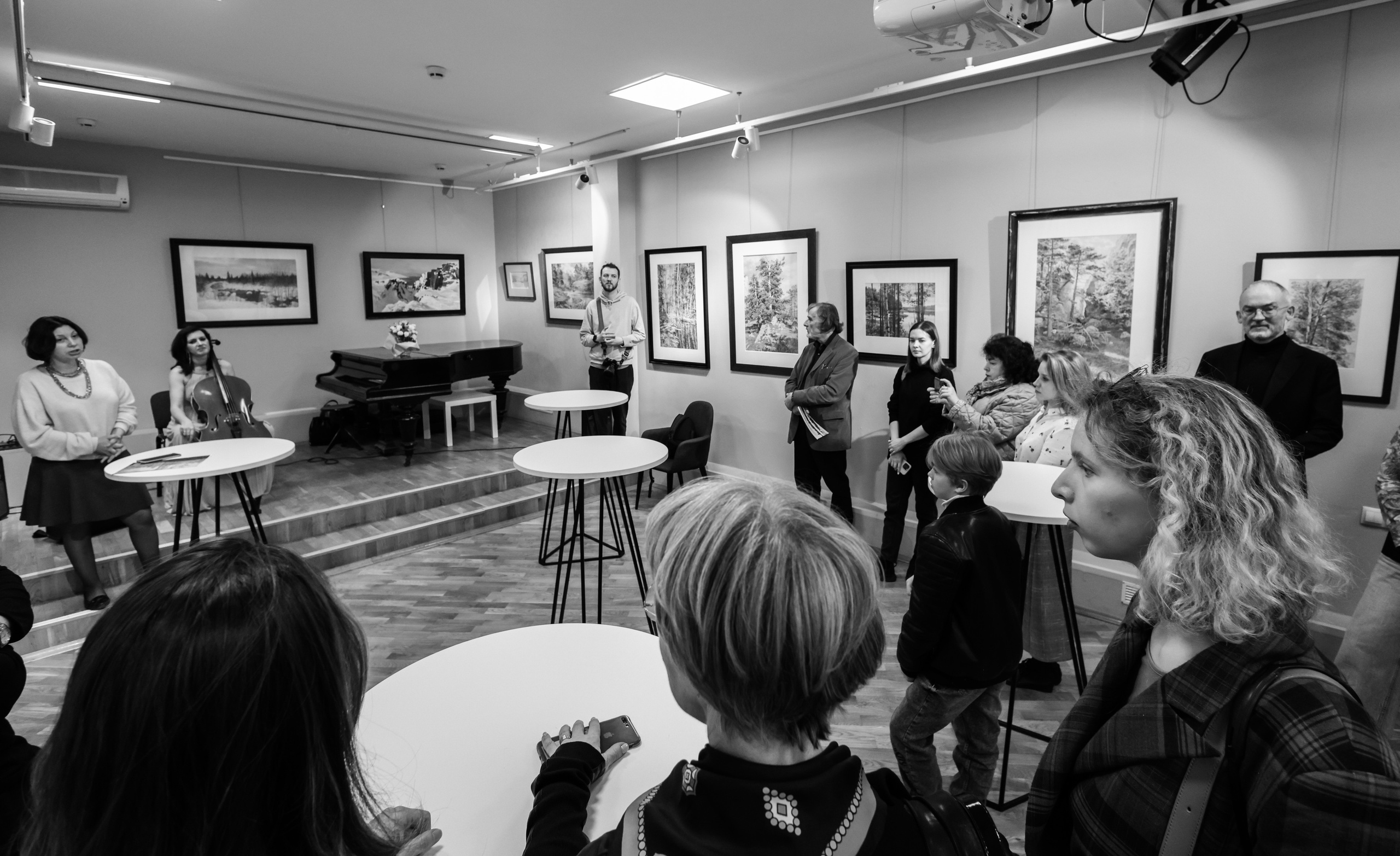 ГРАФИЧЕСКИЙ ВАВИЛОН Геннадия Овчаренко. Reportage, architectural, fine art photographer Lena Melnikova in Moscow