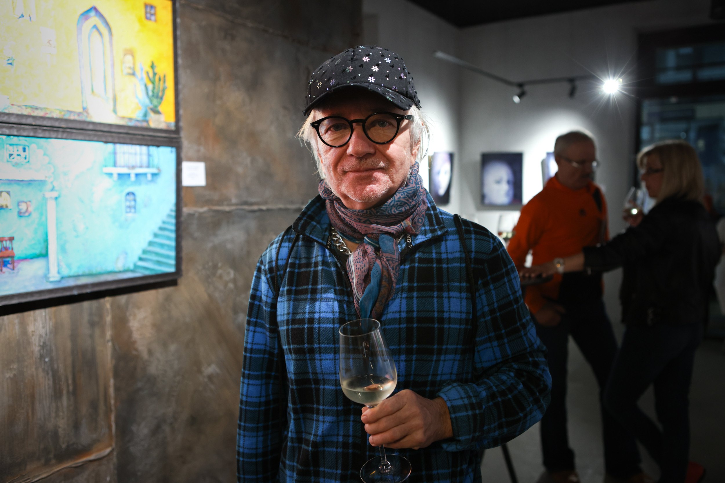 Художественная выставка Артели " ПОЛНЫЙ БРЮТ 66» в галерее ARTMAISON. Reportage, architectural, fine art photographer Lena Melnikova in Moscow