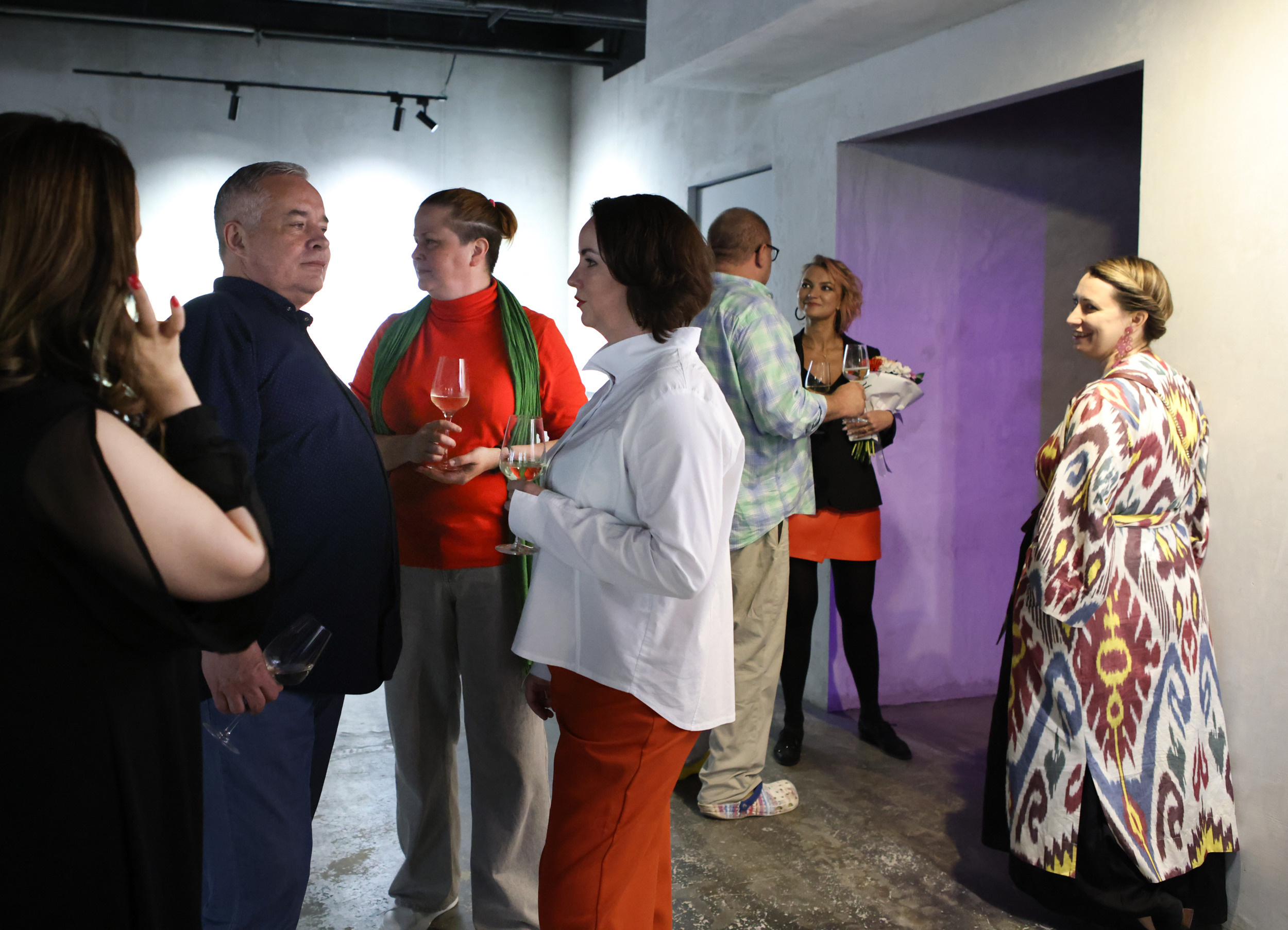 Художественная выставка Артели " ПОЛНЫЙ БРЮТ 66» в галерее ARTMAISON. Reportage, architectural, fine art photographer Lena Melnikova in Moscow