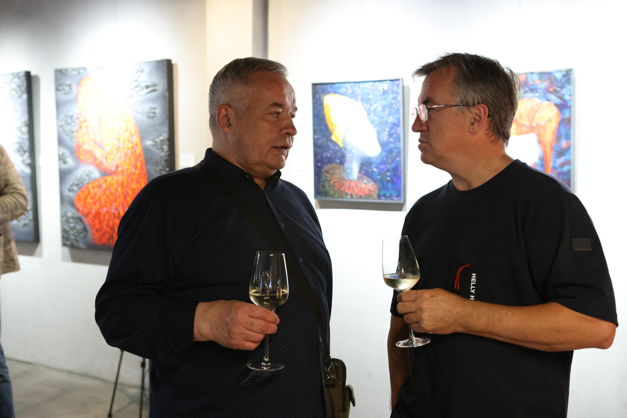 Художественная выставка Артели " ПОЛНЫЙ БРЮТ 66» в галерее ARTMAISON. Reportage, architectural, fine art photographer Lena Melnikova in Moscow