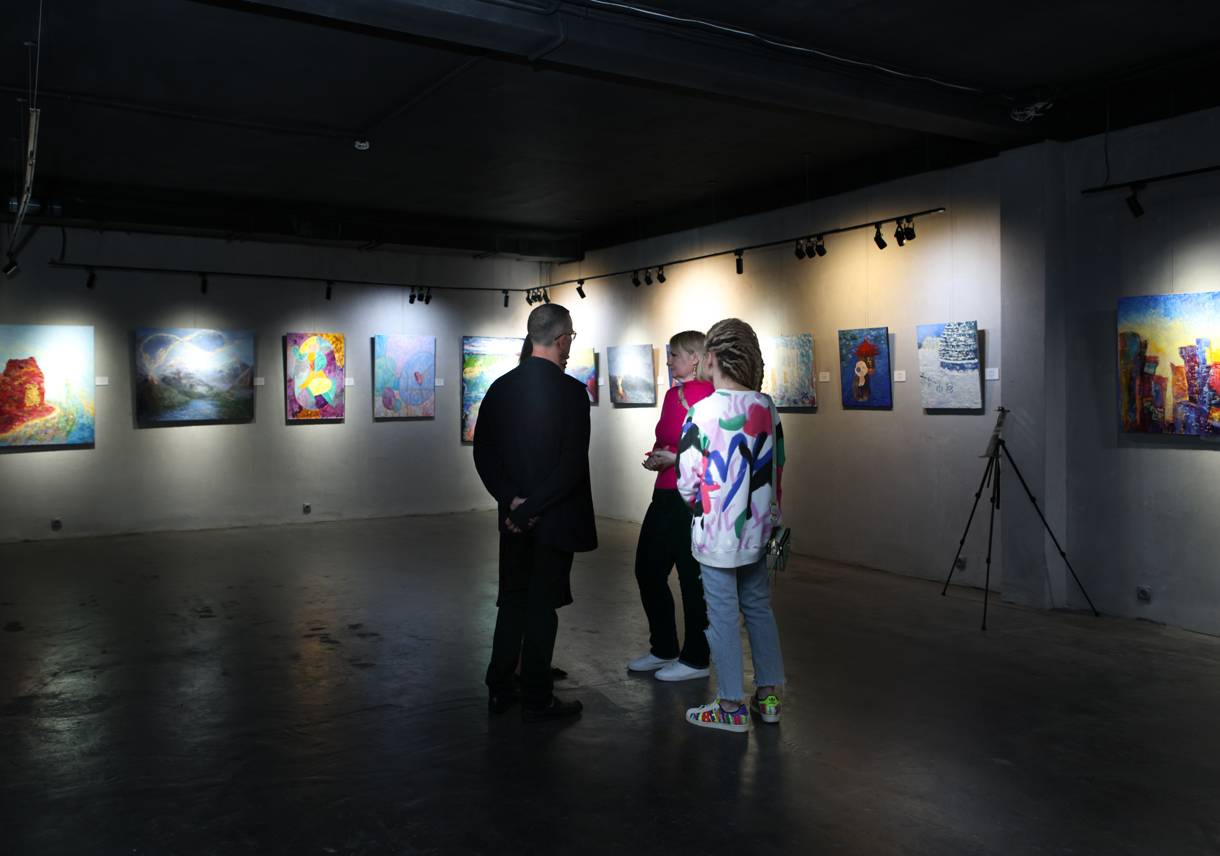 Художественная выставка Артели " ПОЛНЫЙ БРЮТ 66» в галерее ARTMAISON. Reportage, architectural, fine art photographer Lena Melnikova in Moscow