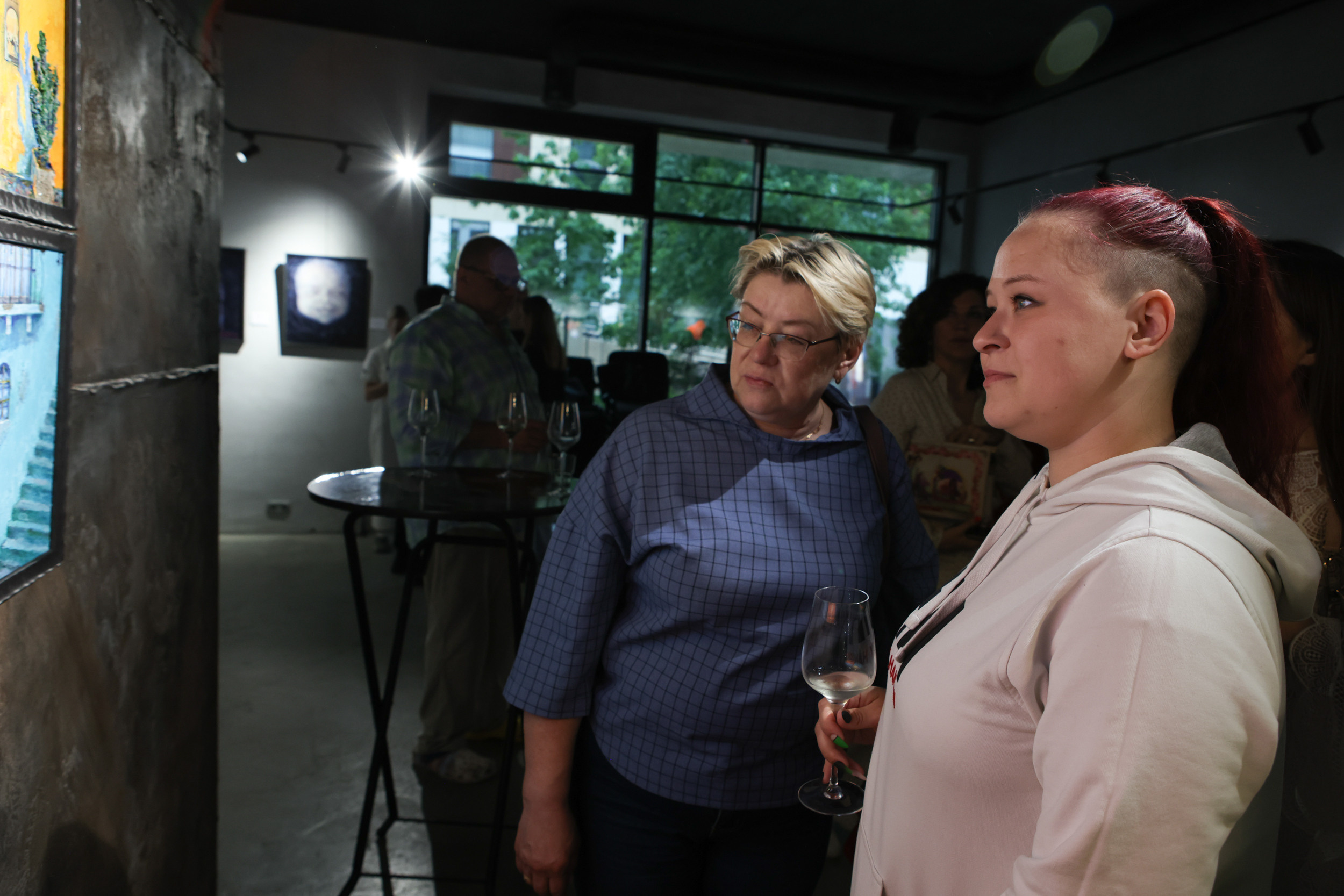 Художественная выставка Артели " ПОЛНЫЙ БРЮТ 66» в галерее ARTMAISON. Reportage, architectural, fine art photographer Lena Melnikova in Moscow