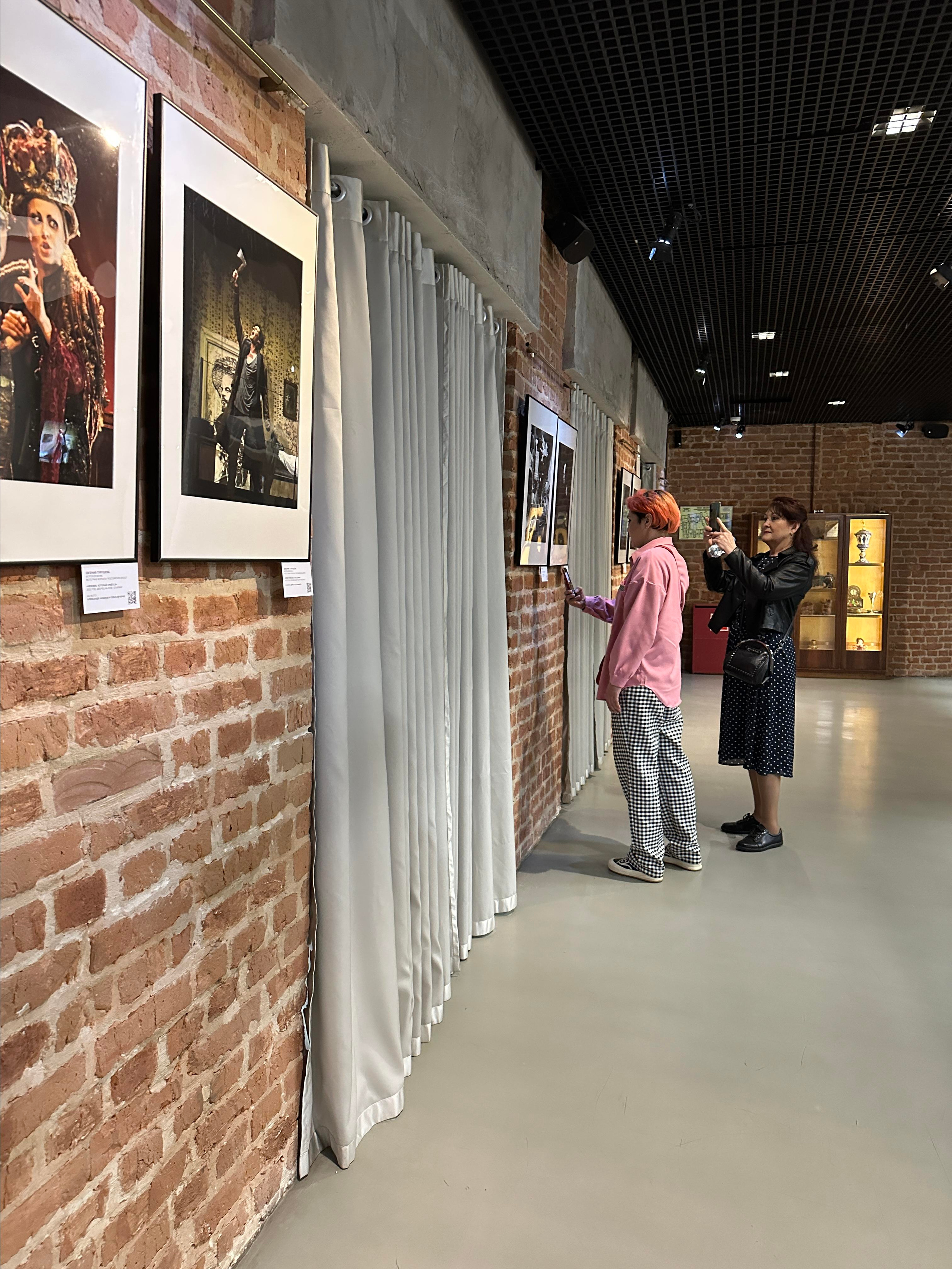 ТЕАТРАЛЬНАЯ ФОТОГРАФИЯ.Вне ракурса. Reportage, architectural, fine art photographer Lena Melnikova in Moscow