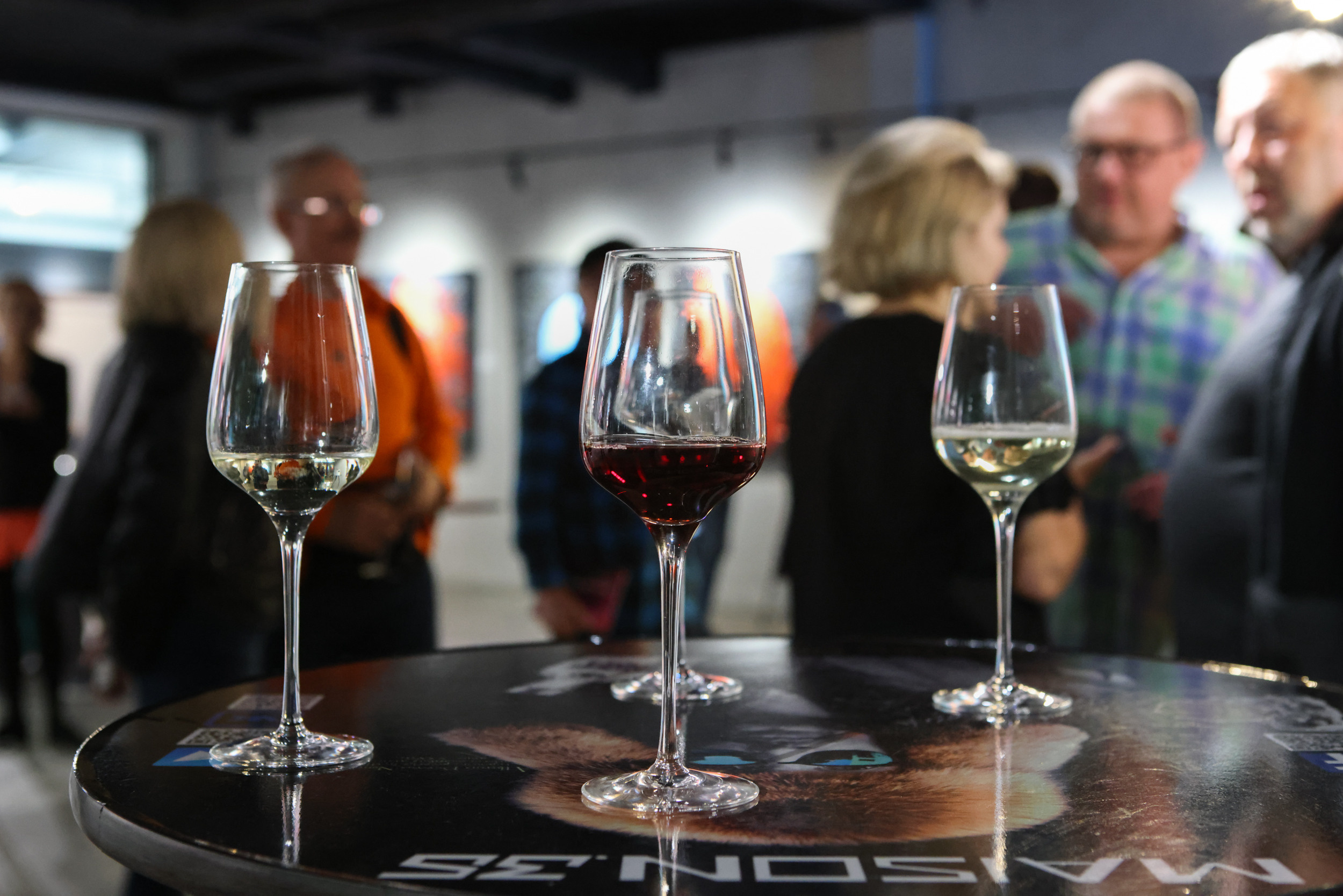 Художественная выставка Артели " ПОЛНЫЙ БРЮТ 66» в галерее ARTMAISON. Reportage, architectural, fine art photographer Lena Melnikova in Moscow