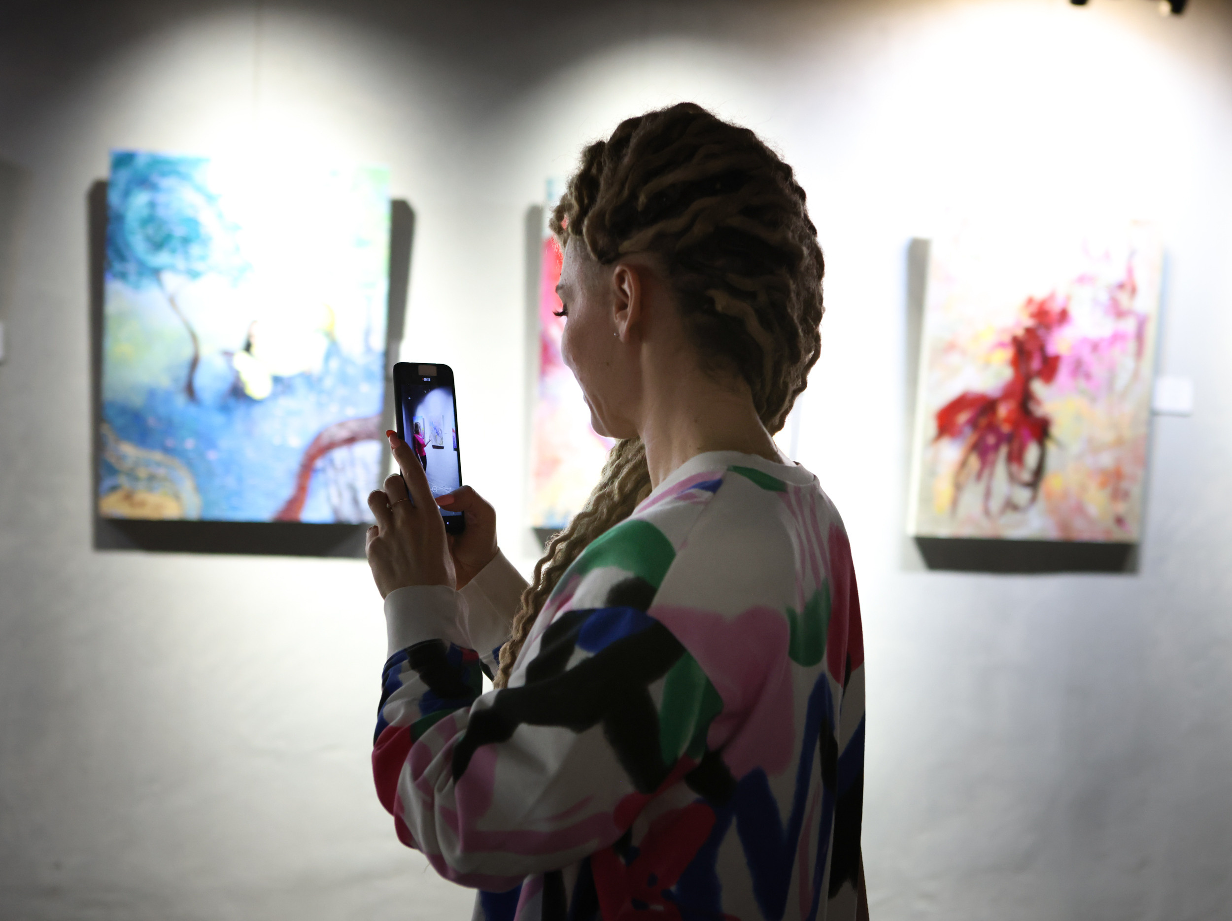 Художественная выставка Артели " ПОЛНЫЙ БРЮТ 66» в галерее ARTMAISON. Reportage, architectural, fine art photographer Lena Melnikova in Moscow