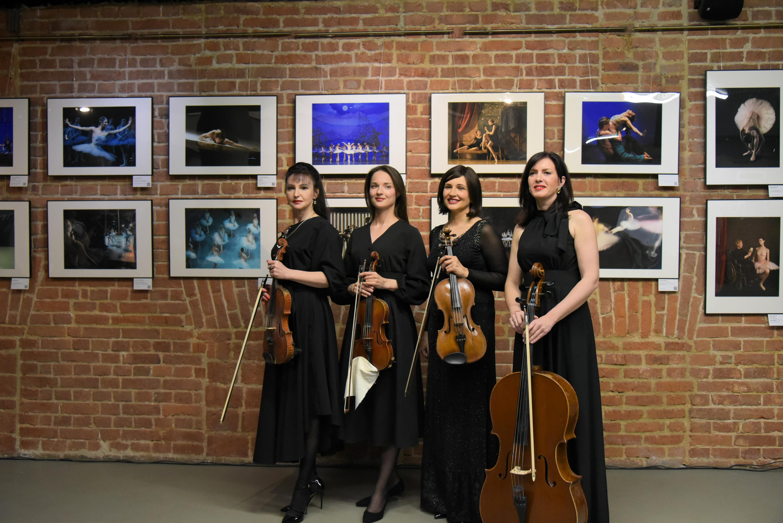 БАЛЕТ В ФОТОГРАФИЯХ.Стихи, написанные телом. Reportage, architectural, fine art photographer Lena Melnikova in Moscow