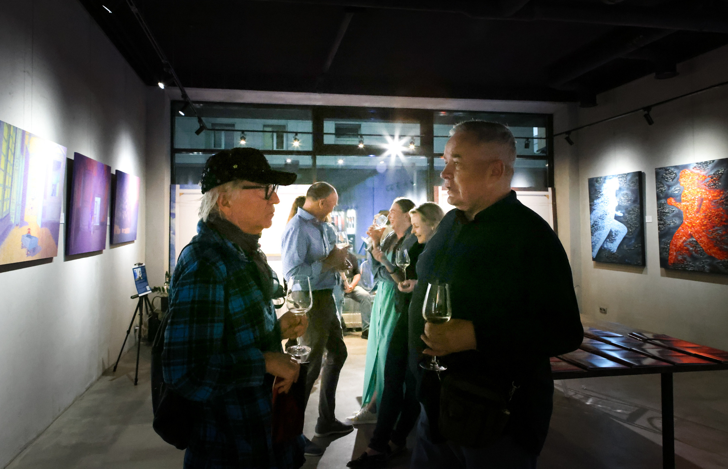 Художественная выставка Артели " ПОЛНЫЙ БРЮТ 66» в галерее ARTMAISON. Reportage, architectural, fine art photographer Lena Melnikova in Moscow