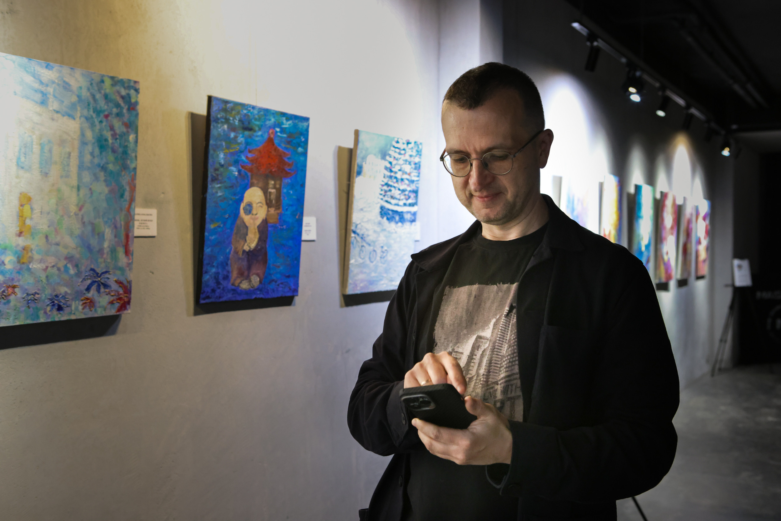 Художественная выставка Артели " ПОЛНЫЙ БРЮТ 66» в галерее ARTMAISON. Reportage, architectural, fine art photographer Lena Melnikova in Moscow