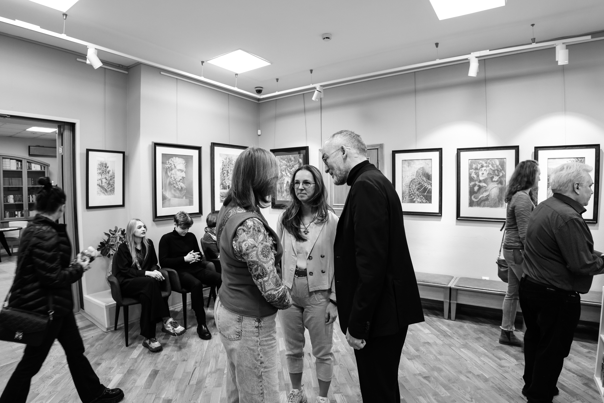 ГРАФИЧЕСКИЙ ВАВИЛОН Геннадия Овчаренко. Reportage, architectural, fine art photographer Lena Melnikova in Moscow