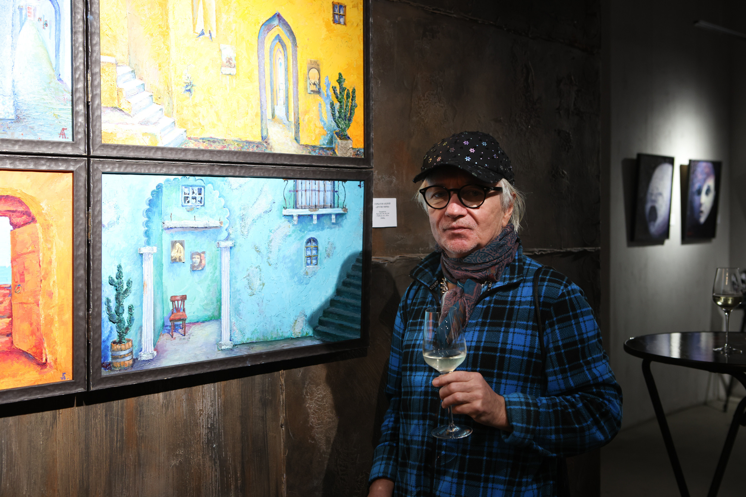 Художественная выставка Артели " ПОЛНЫЙ БРЮТ 66» в галерее ARTMAISON. Reportage, architectural, fine art photographer Lena Melnikova in Moscow