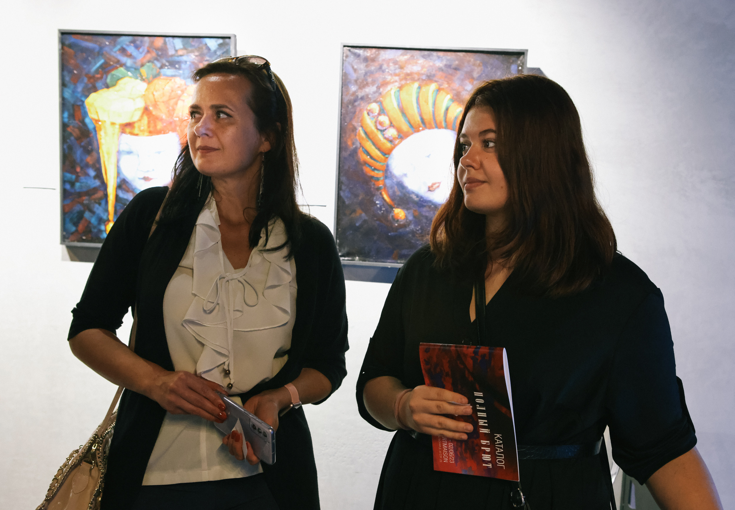 Художественная выставка Артели " ПОЛНЫЙ БРЮТ 66» в галерее ARTMAISON. Reportage, architectural, fine art photographer Lena Melnikova in Moscow