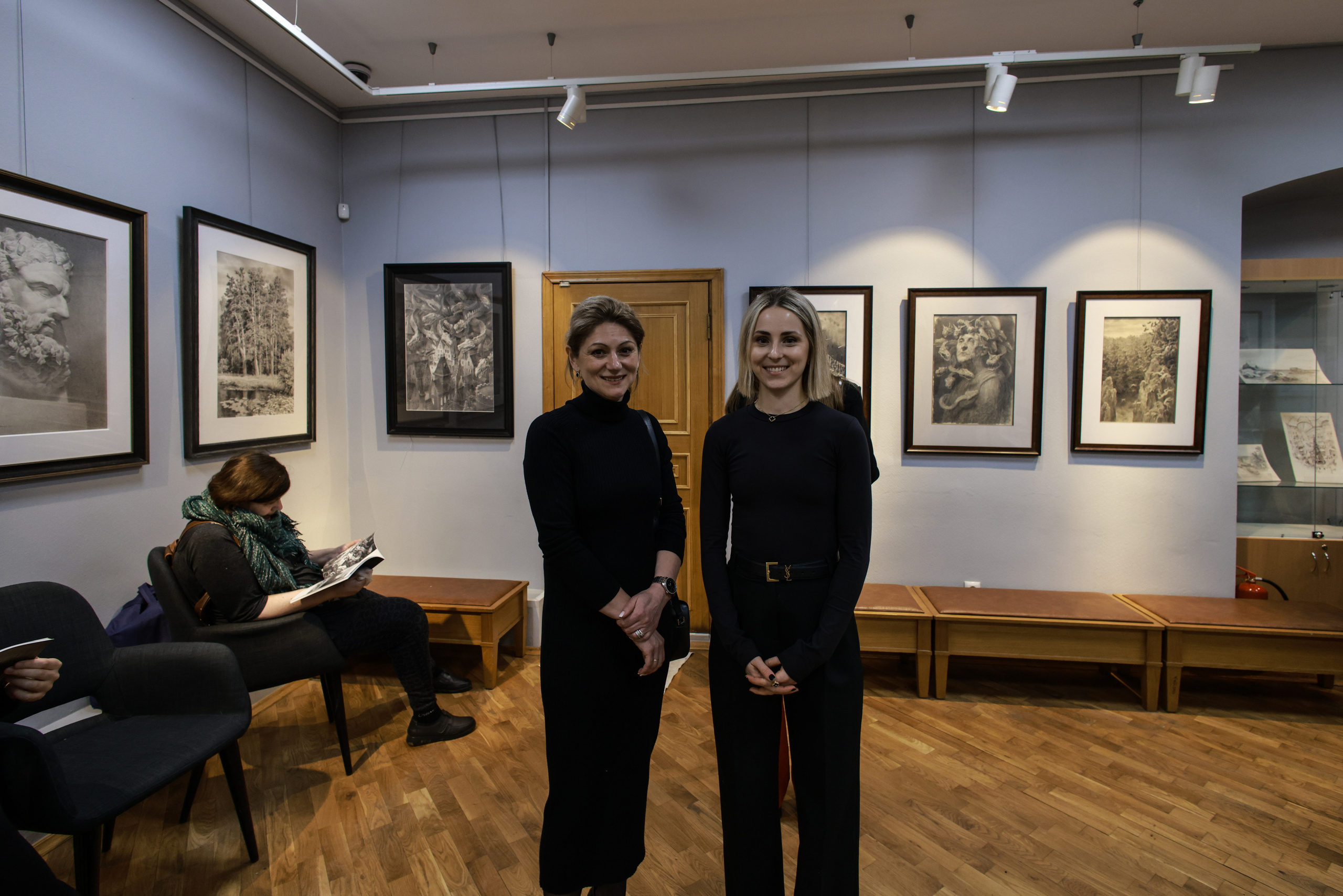 ГРАФИЧЕСКИЙ ВАВИЛОН Геннадия Овчаренко. Reportage, architectural, fine art photographer Lena Melnikova in Moscow