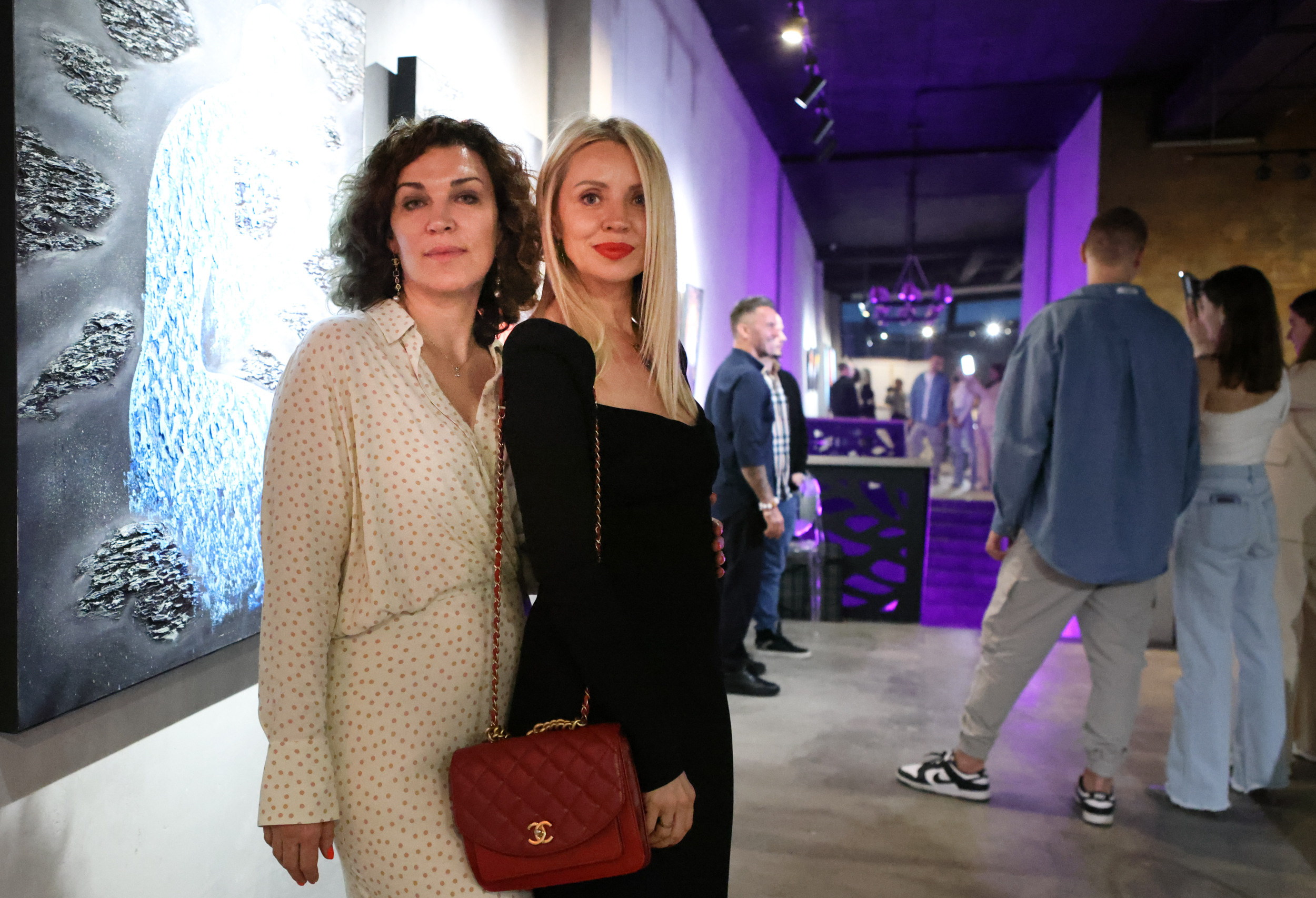 Художественная выставка Артели " ПОЛНЫЙ БРЮТ 66» в галерее ARTMAISON. Reportage, architectural, fine art photographer Lena Melnikova in Moscow