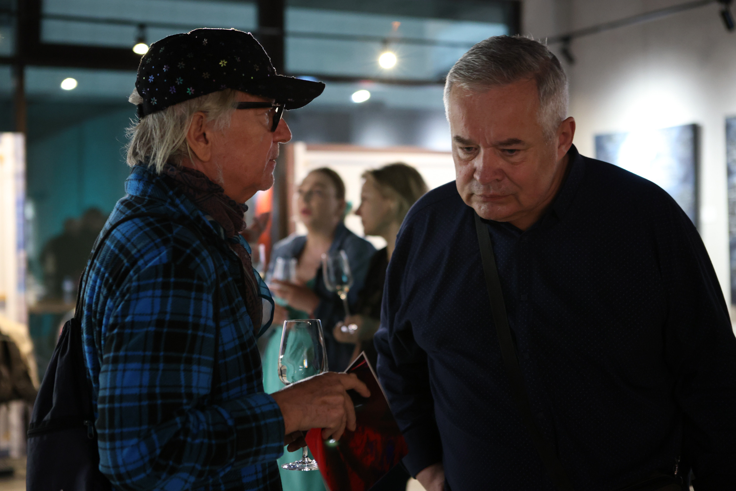 Художественная выставка Артели " ПОЛНЫЙ БРЮТ 66» в галерее ARTMAISON. Reportage, architectural, fine art photographer Lena Melnikova in Moscow