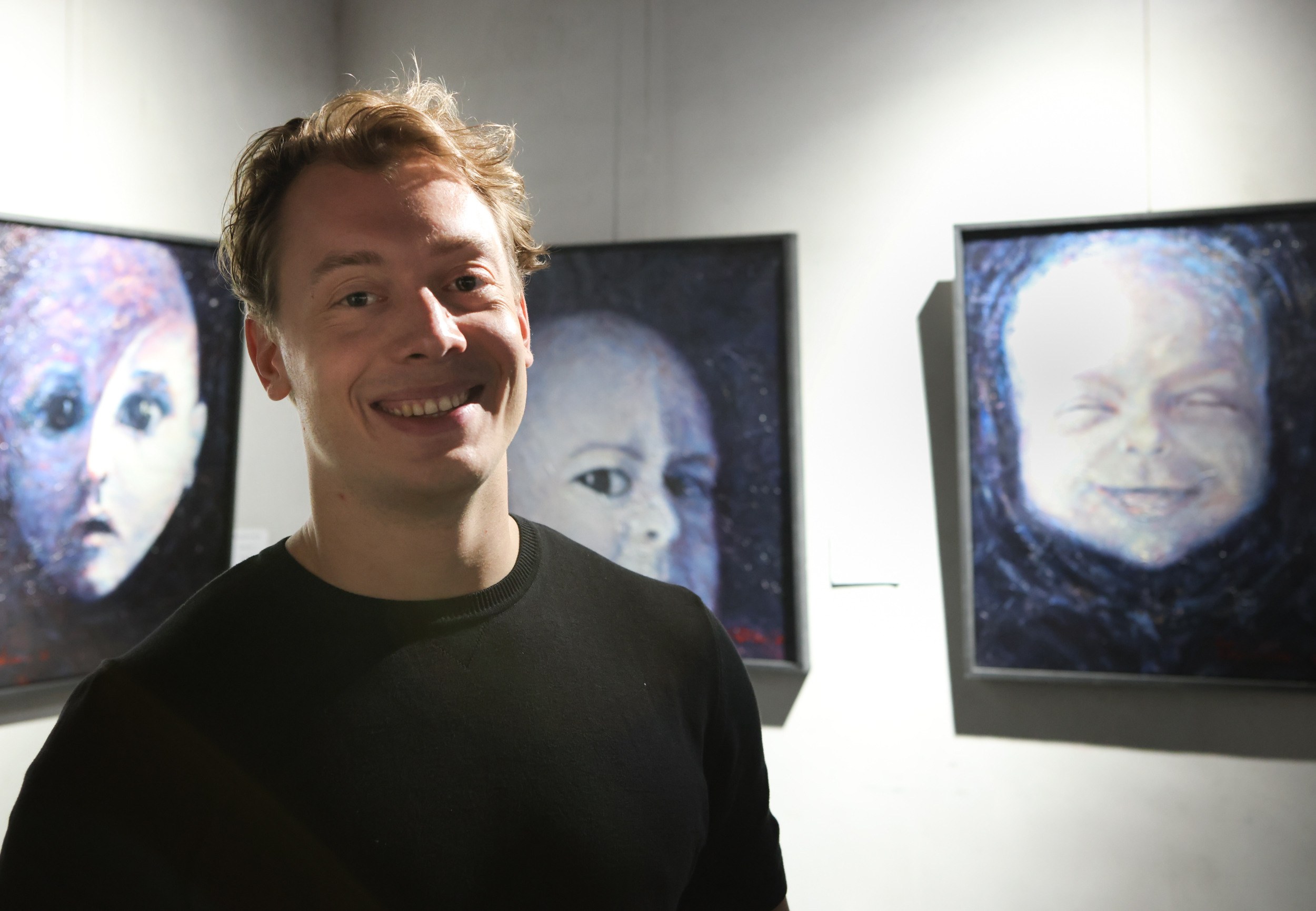 Художественная выставка Артели " ПОЛНЫЙ БРЮТ 66» в галерее ARTMAISON. Reportage, architectural, fine art photographer Lena Melnikova in Moscow