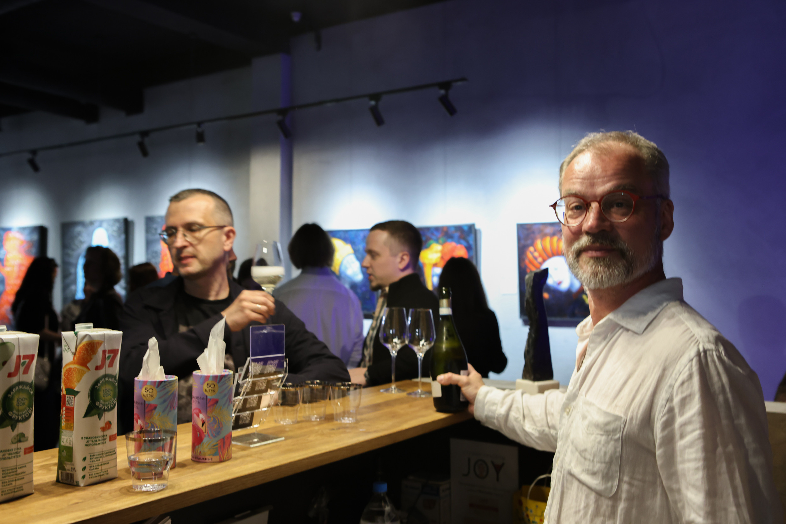 Художественная выставка Артели " ПОЛНЫЙ БРЮТ 66» в галерее ARTMAISON. Reportage, architectural, fine art photographer Lena Melnikova in Moscow