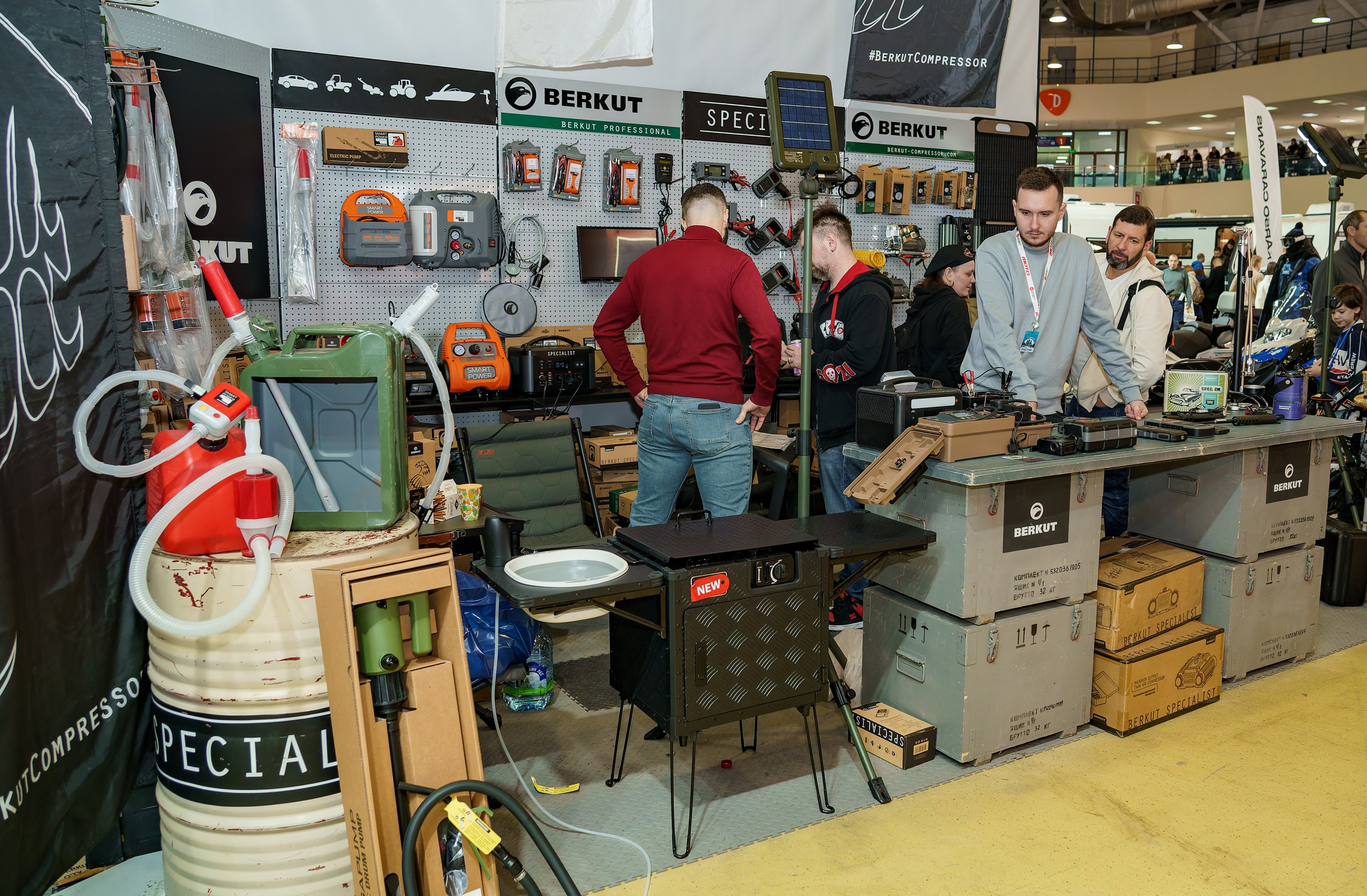 Прогулка по выставке «Поехали 2024 год». «Студия DRONAVT`s» — видеосъёмка и фотография г. Москва