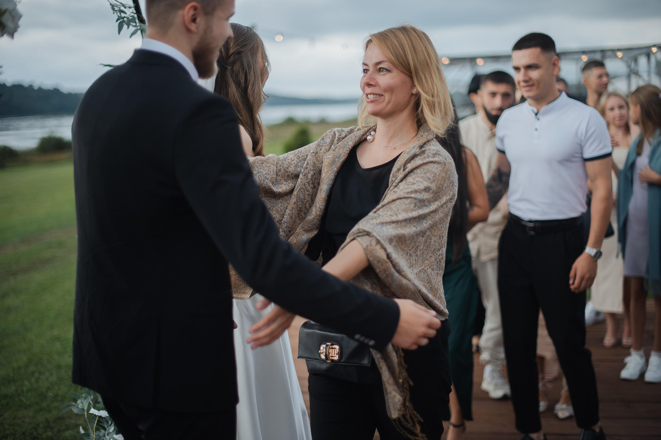 Свадьба на берегу Волги. Свадебный фотограф в Ярославле Денис Медоваров