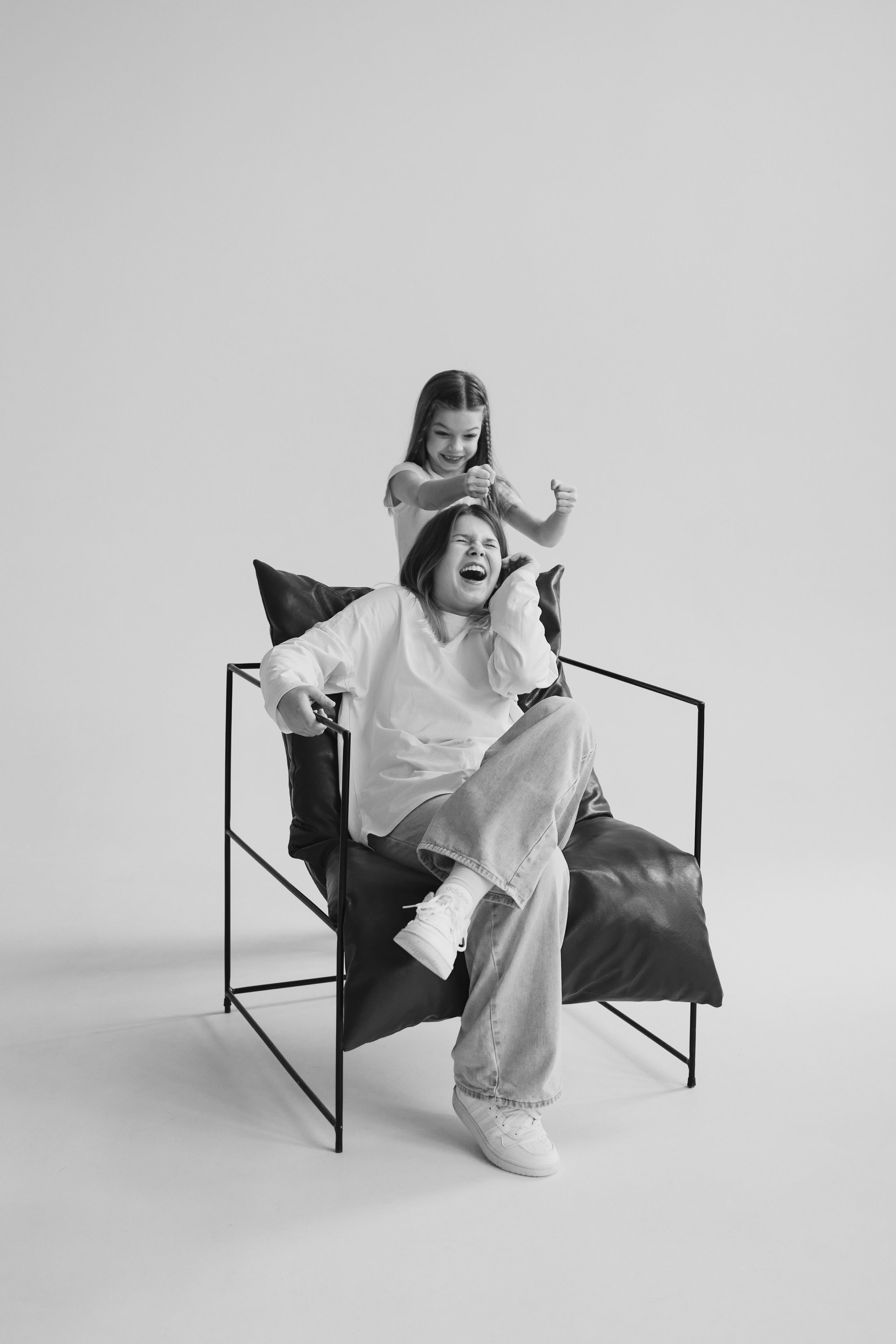 Семейная фотосессия сестричек. Семейный видеограф в Москве Элина Ладова