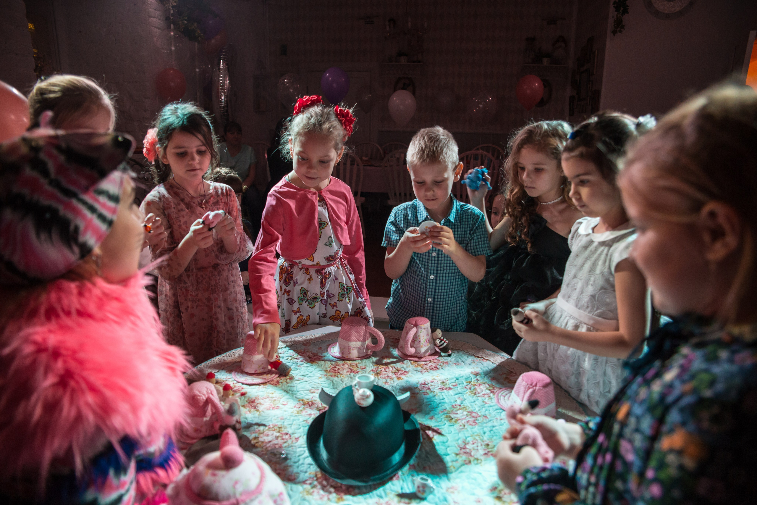 В домике Алисы. Мире 6 лет. Семейный и школьный фотограф в Москве Анна Ткач