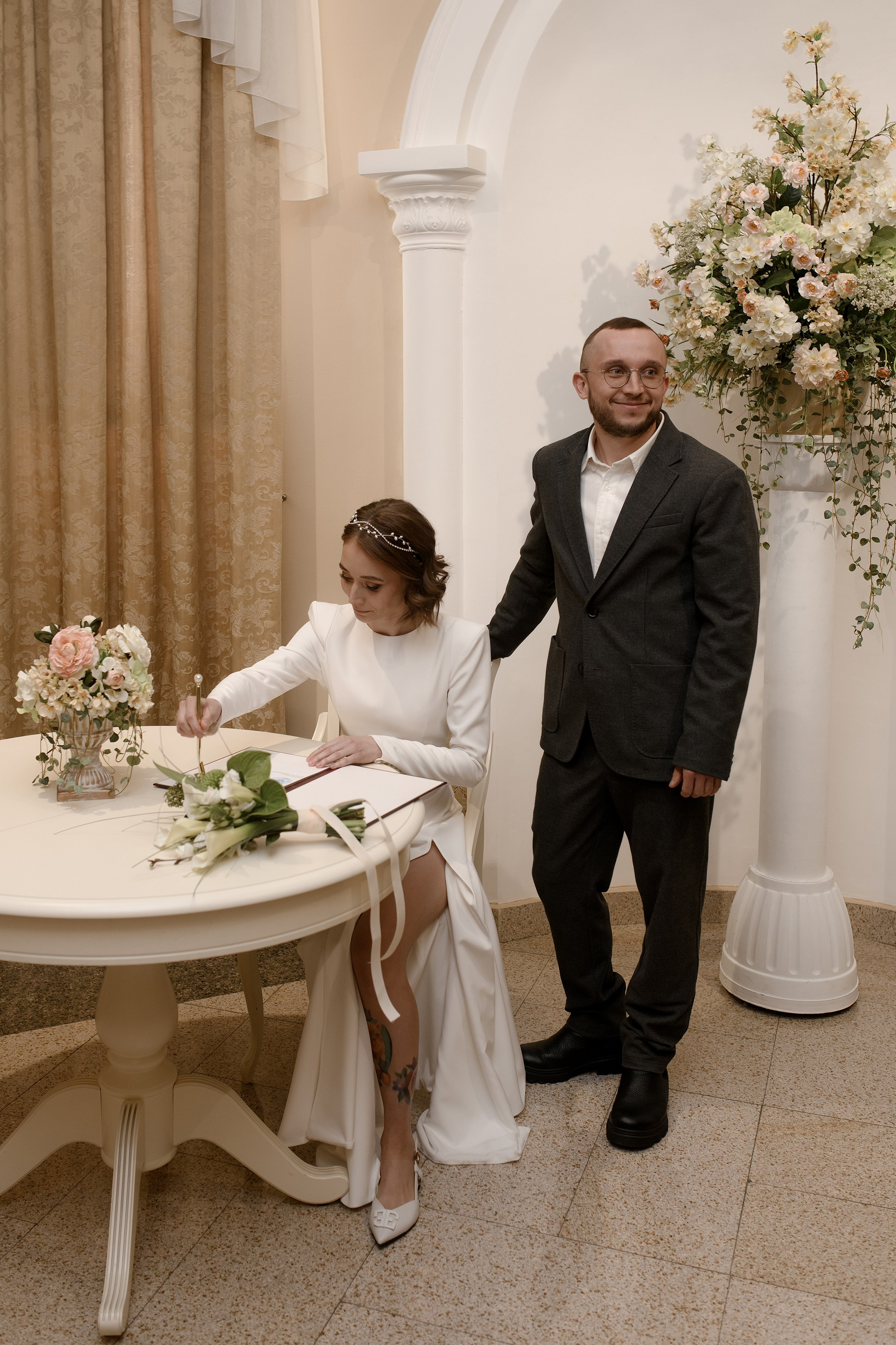 Регистрация Анастасии и Никиты — Краеведческий музей. Свадебный фотограф Екатеринбург/Челябинск — Любовь Волохова
