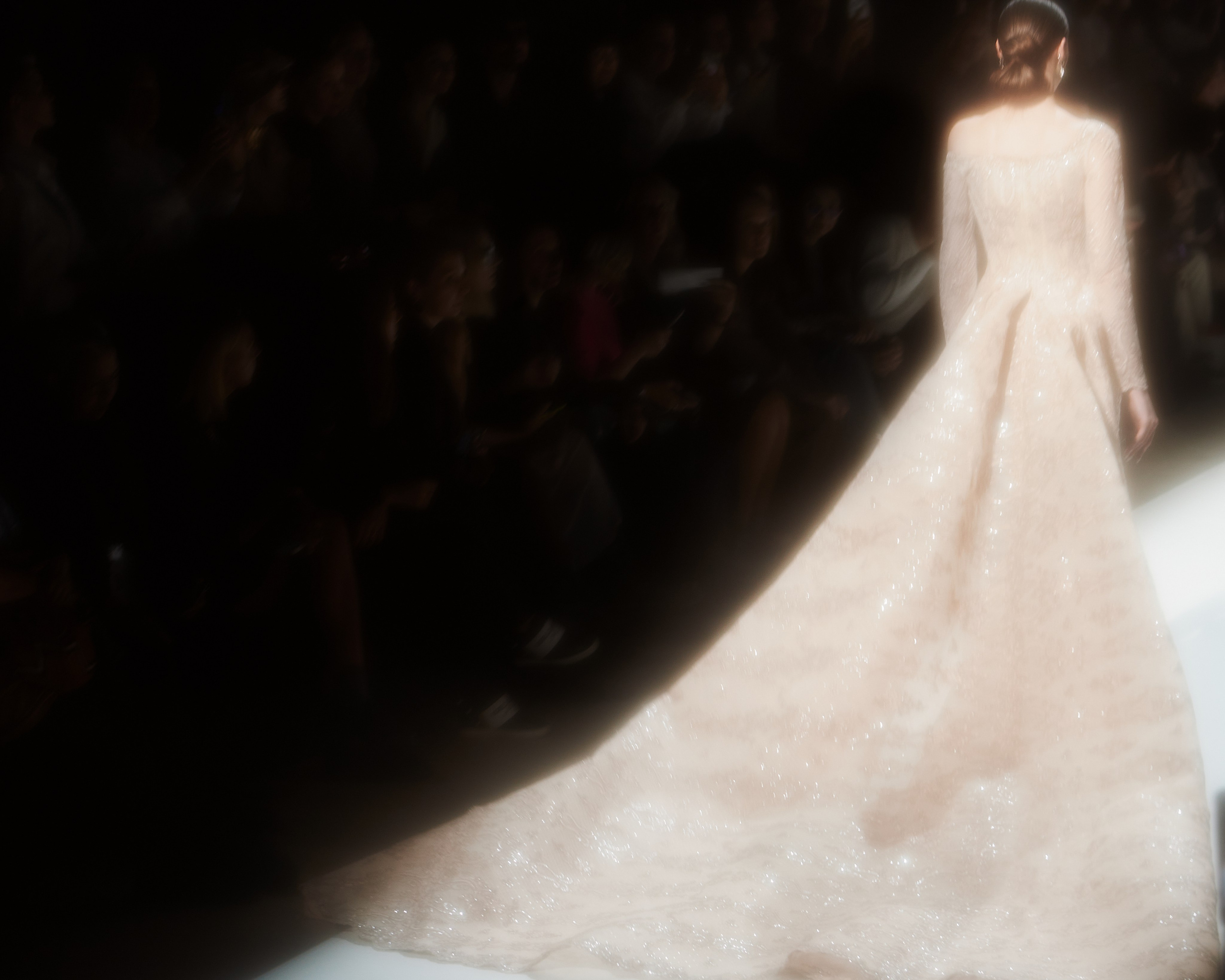 Неделя Моды в Москве Октябрь 2024 (Цвет). Фотограф в Мурманске Оксана Черноморец