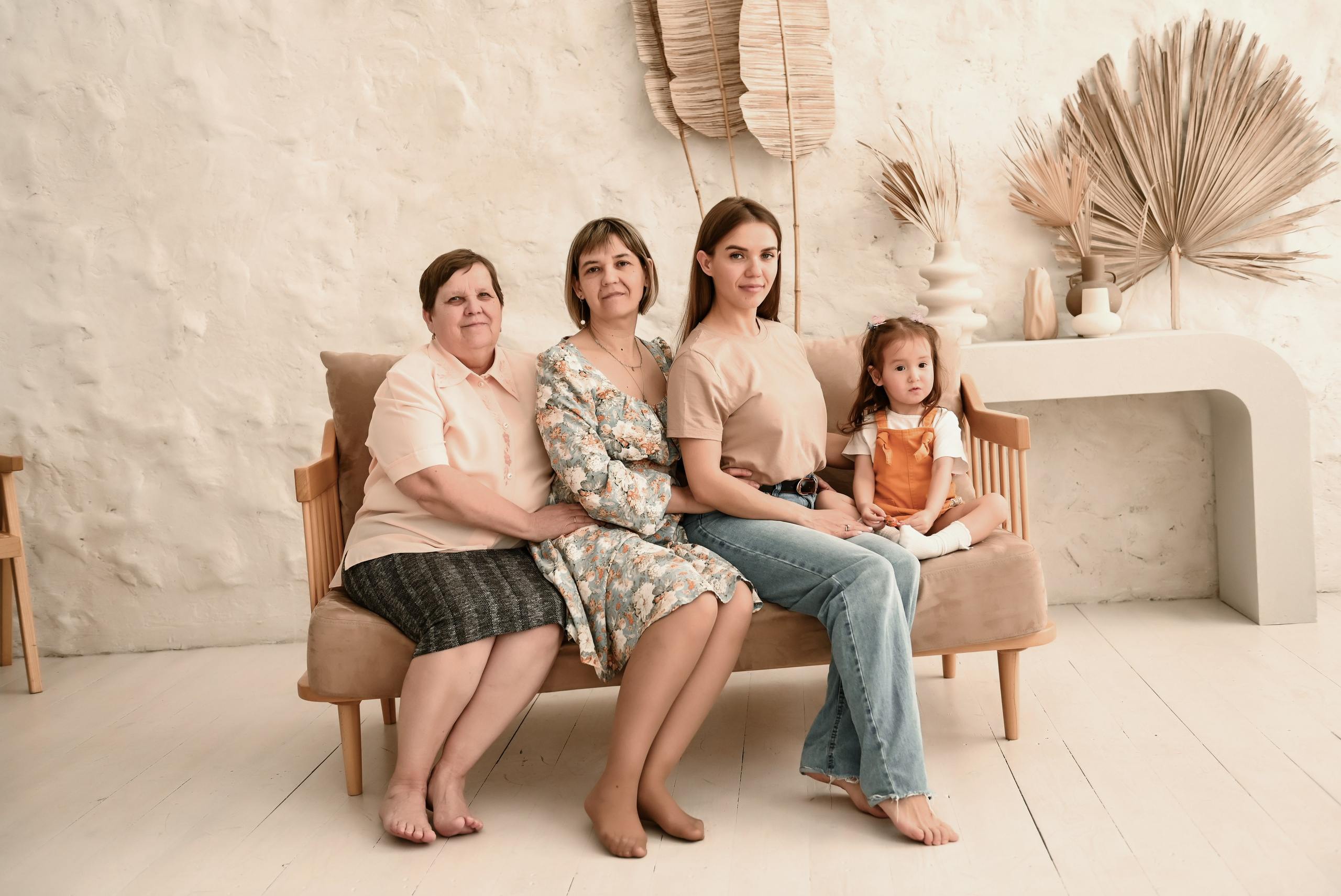 Семейная студийная  фотосессия 2. Свадебный, семейный, детский, контент фотограф в Омске Максим Ильин