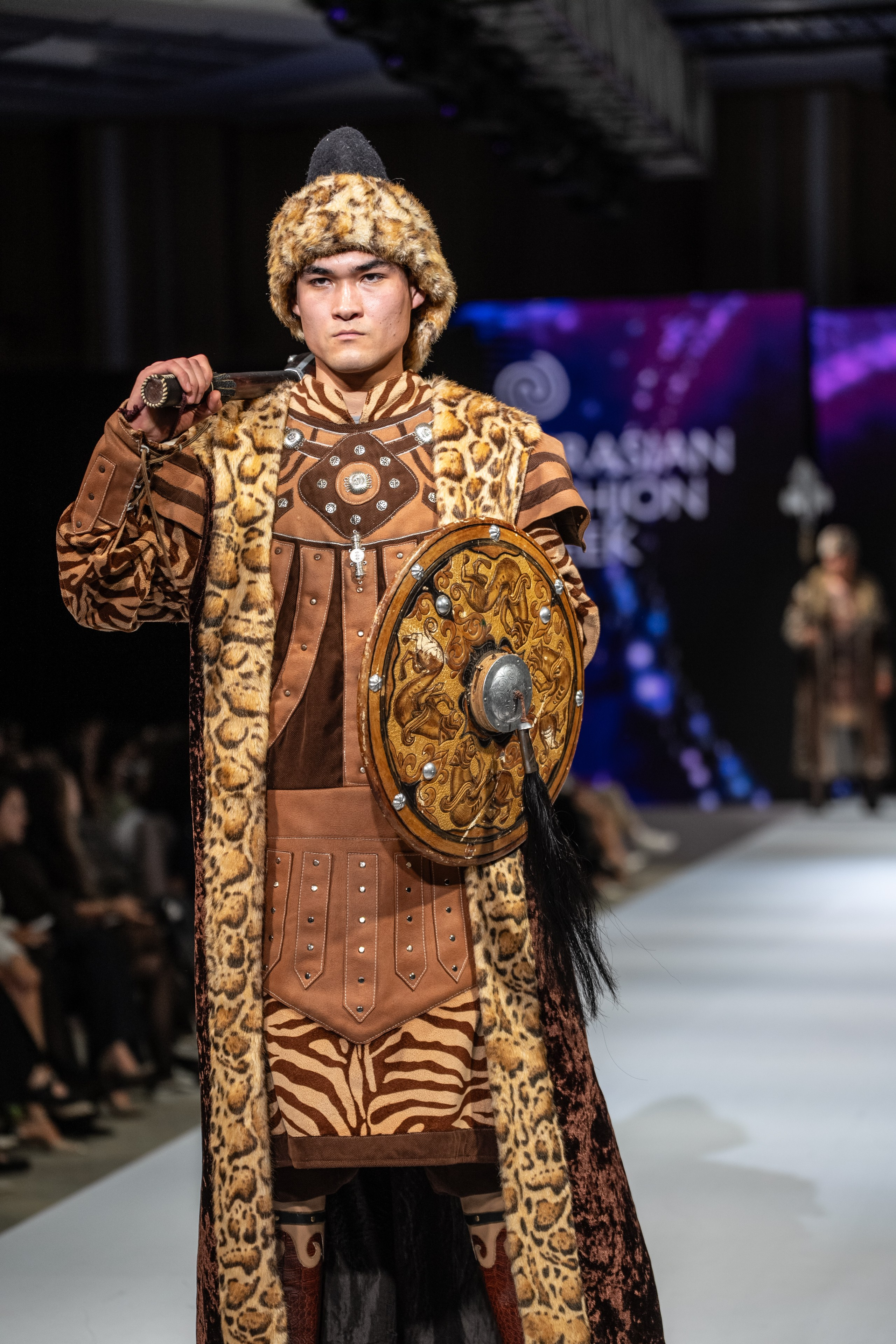 EURASIAN FASHION WEEK Lo Zarata. Сайт Алматинского НЮ АРТ, будуар и фэшн фотографа Дениса Карпенко