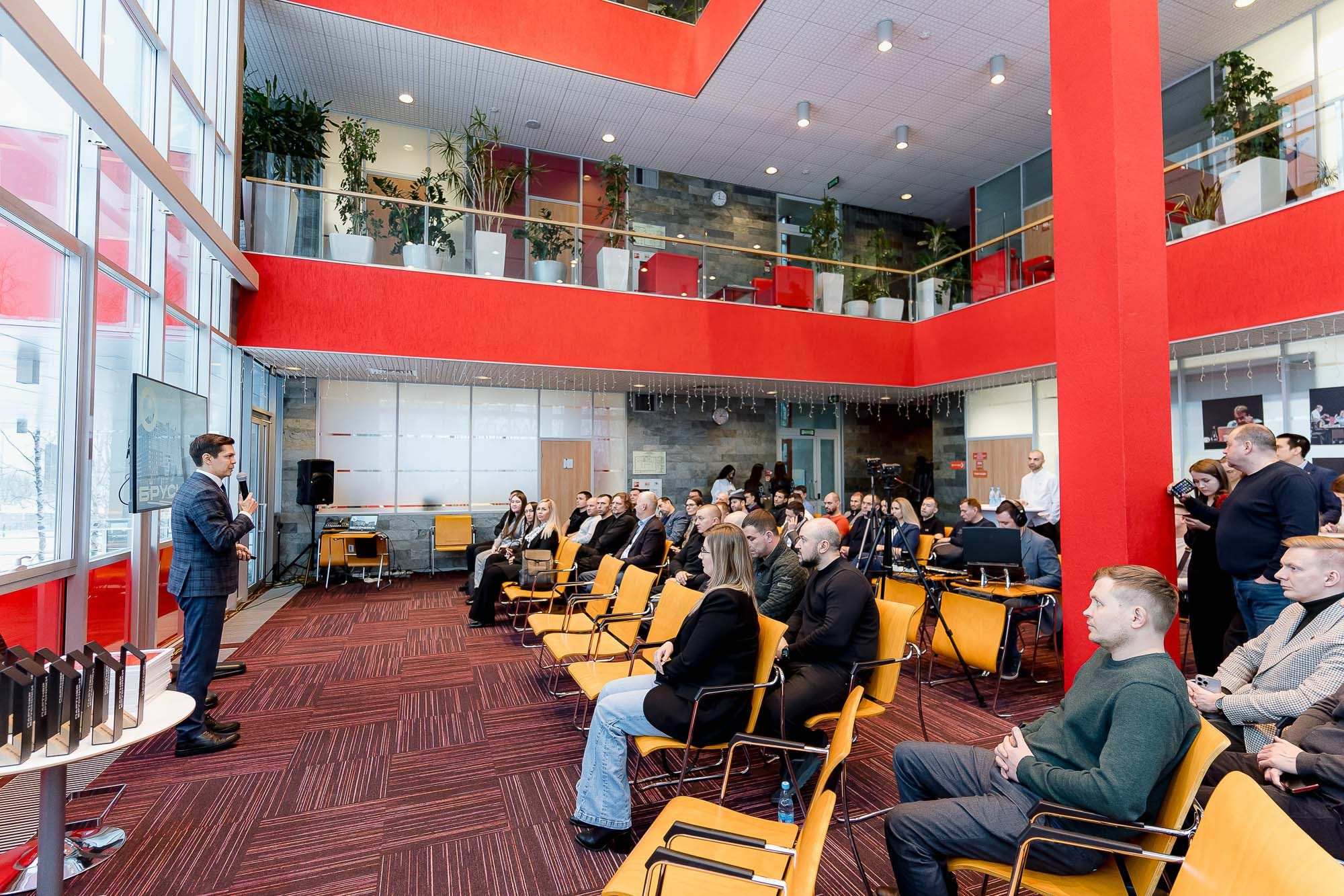 Брусника. Ассоциация партнеров. Сергей Кошкин. Репортажная и ивент-фотография в Сургуте