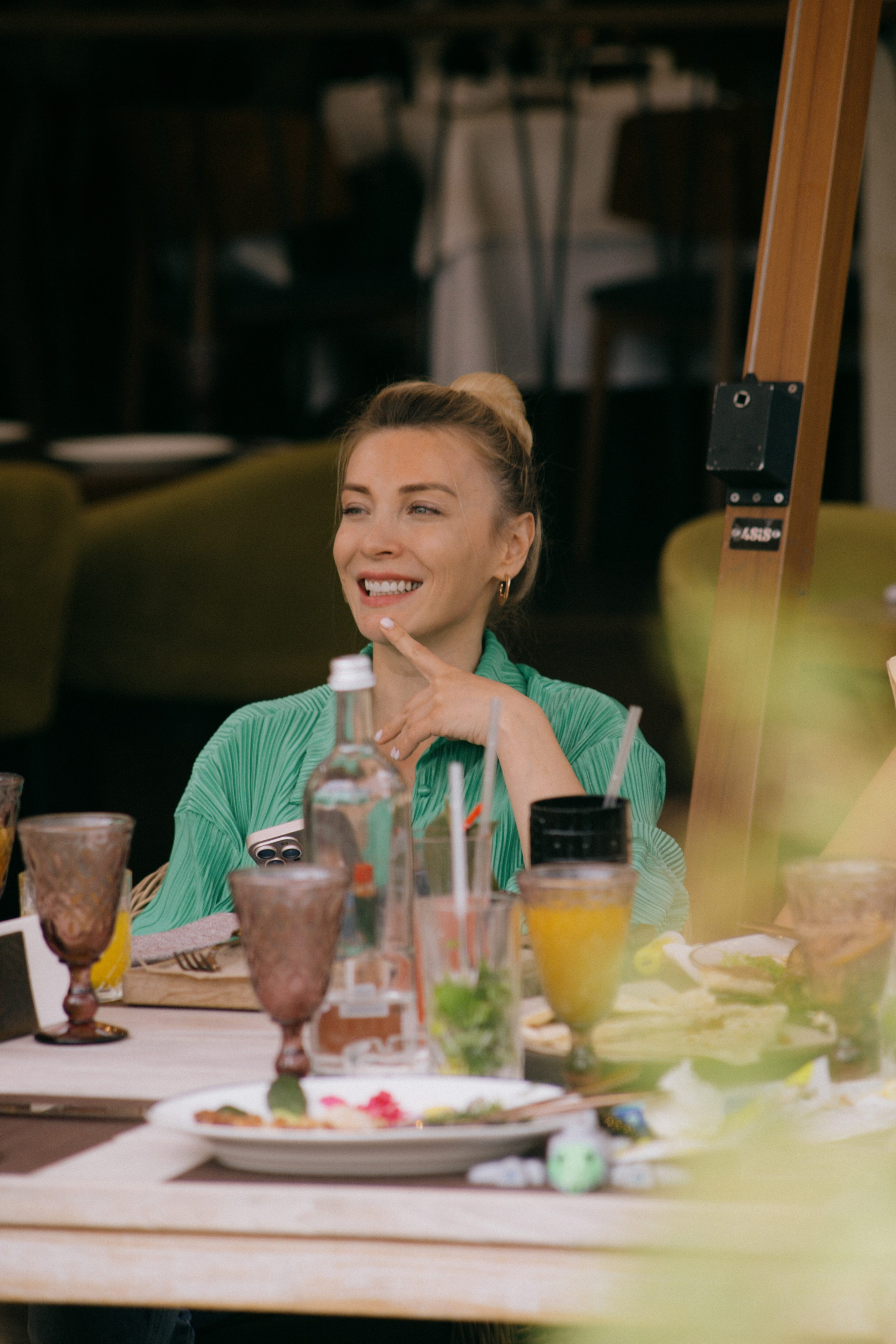 OK Mag SUMMER FEST 2025. Бэкстейдж и репортажный фотограф в Москве Артем Онацко