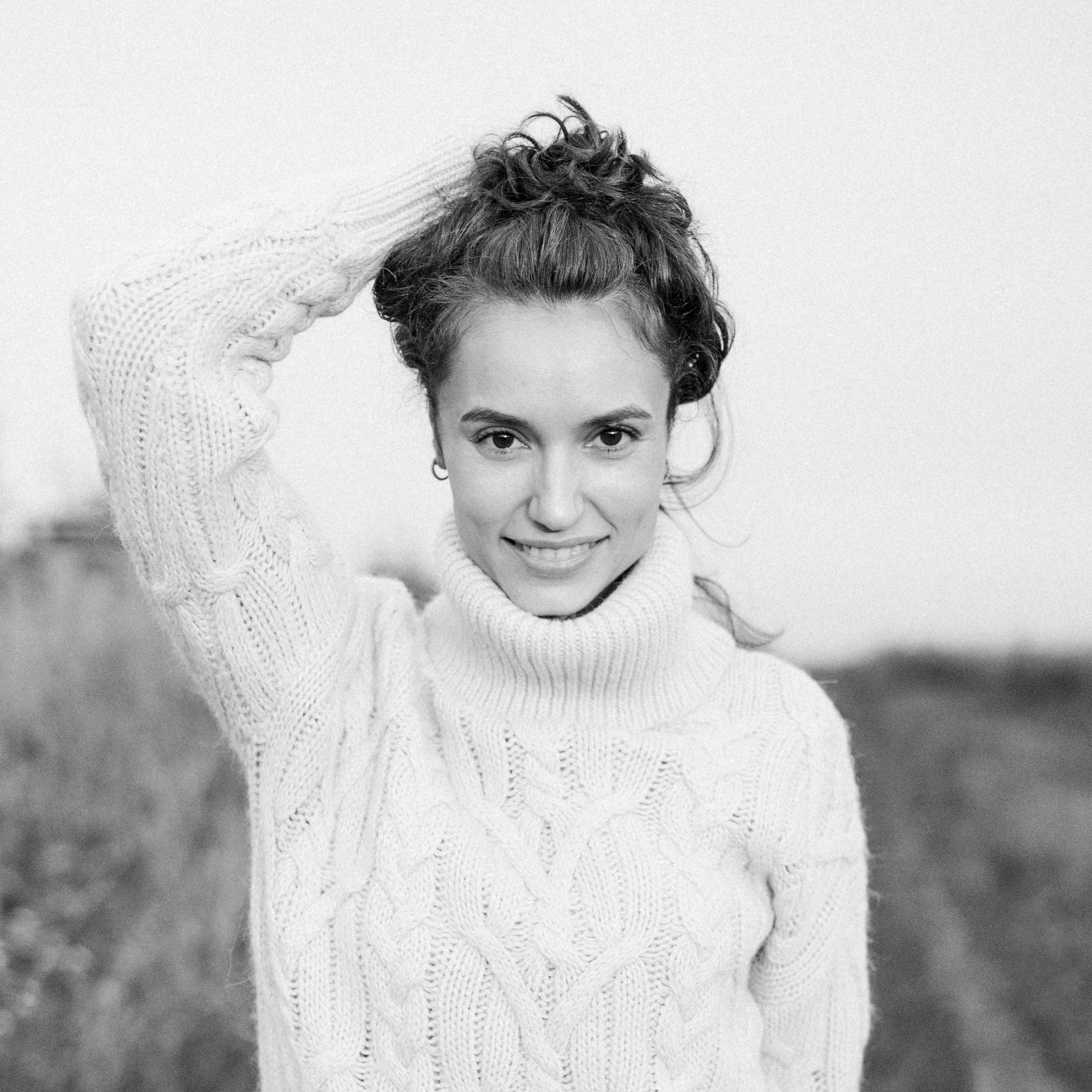 фотосессия в поле, портрет в поле, девушка в поле