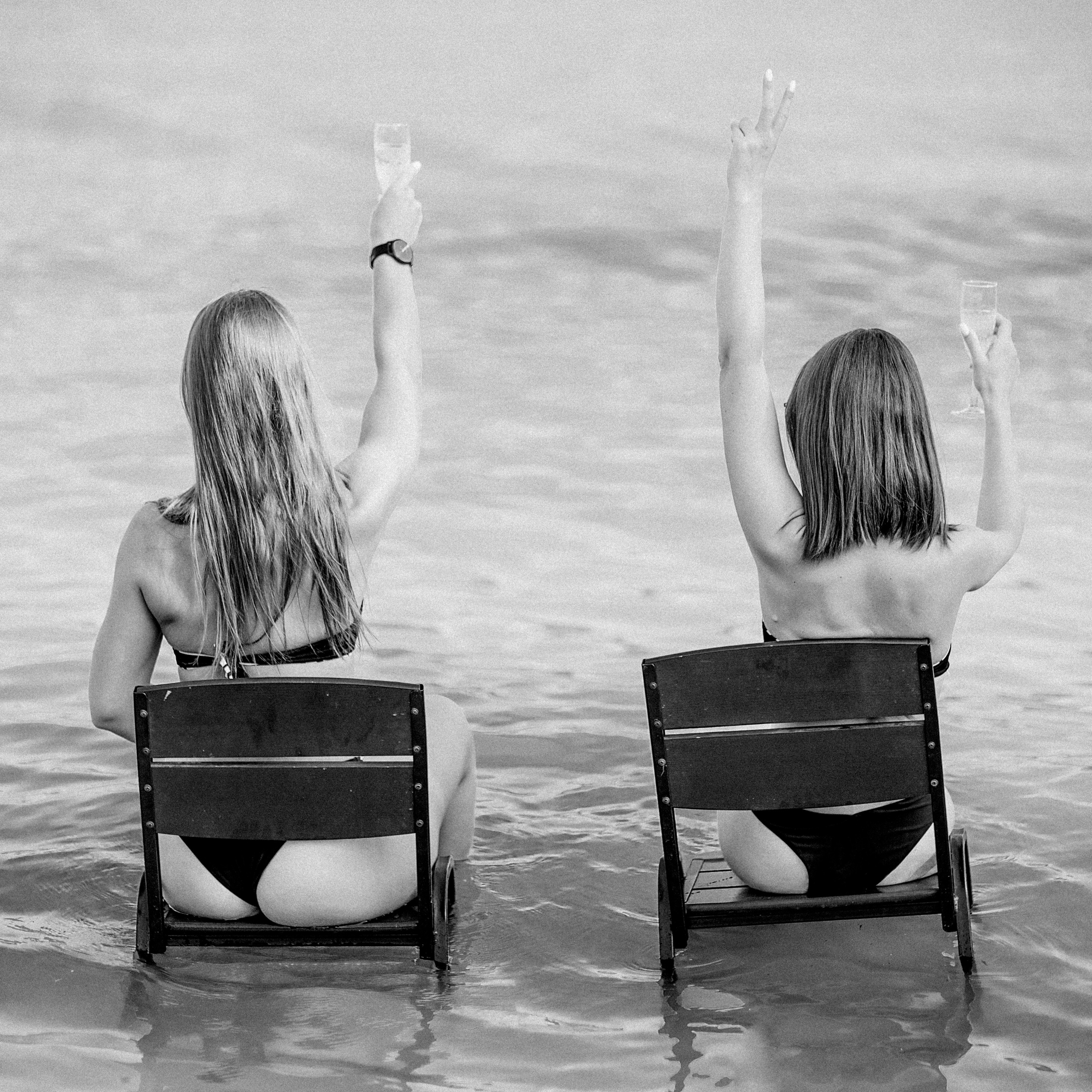 фотосессия с подругами, фотосессия с подругами на природе, фотосессия с подругами на день рождения, фотосессия с подругами летом, фотосессия с подругами на пляже, идея для фотосессии с подругой, фото с подругой в москве