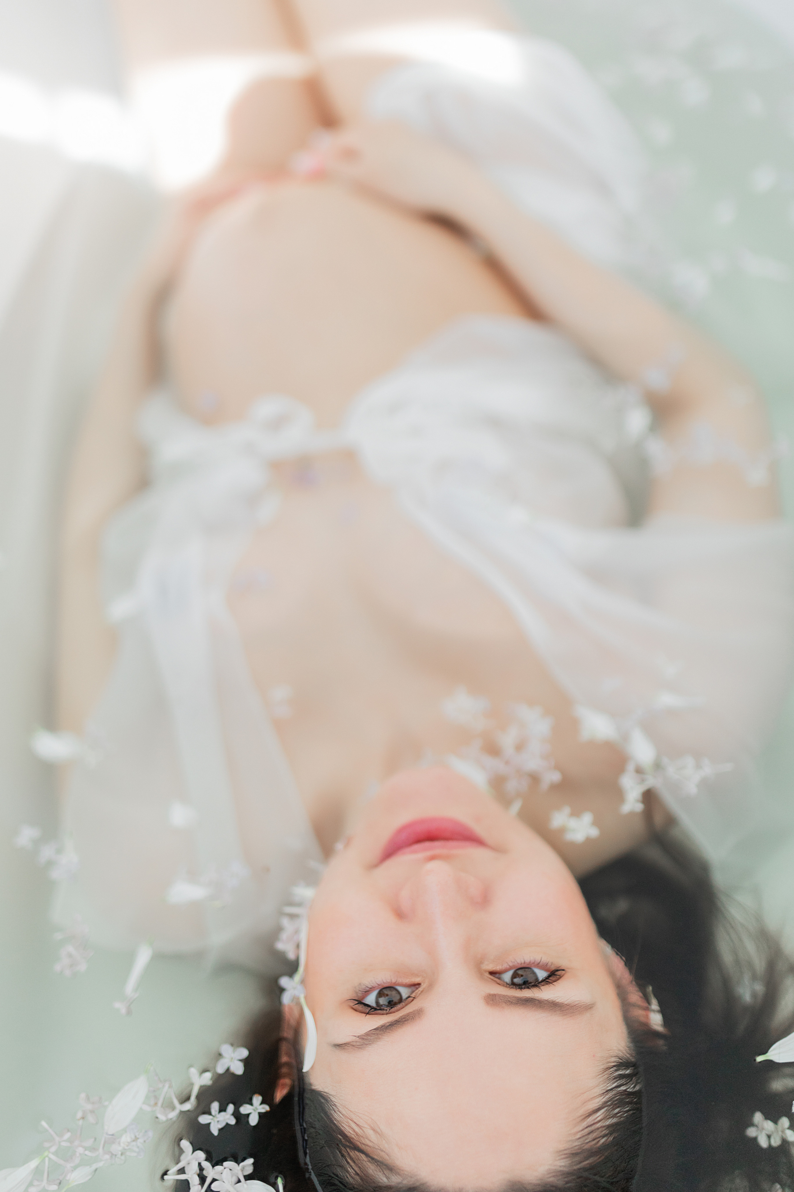 фотосессия беременности в ванной, беременная в ванной фотографии, фотограф беременности