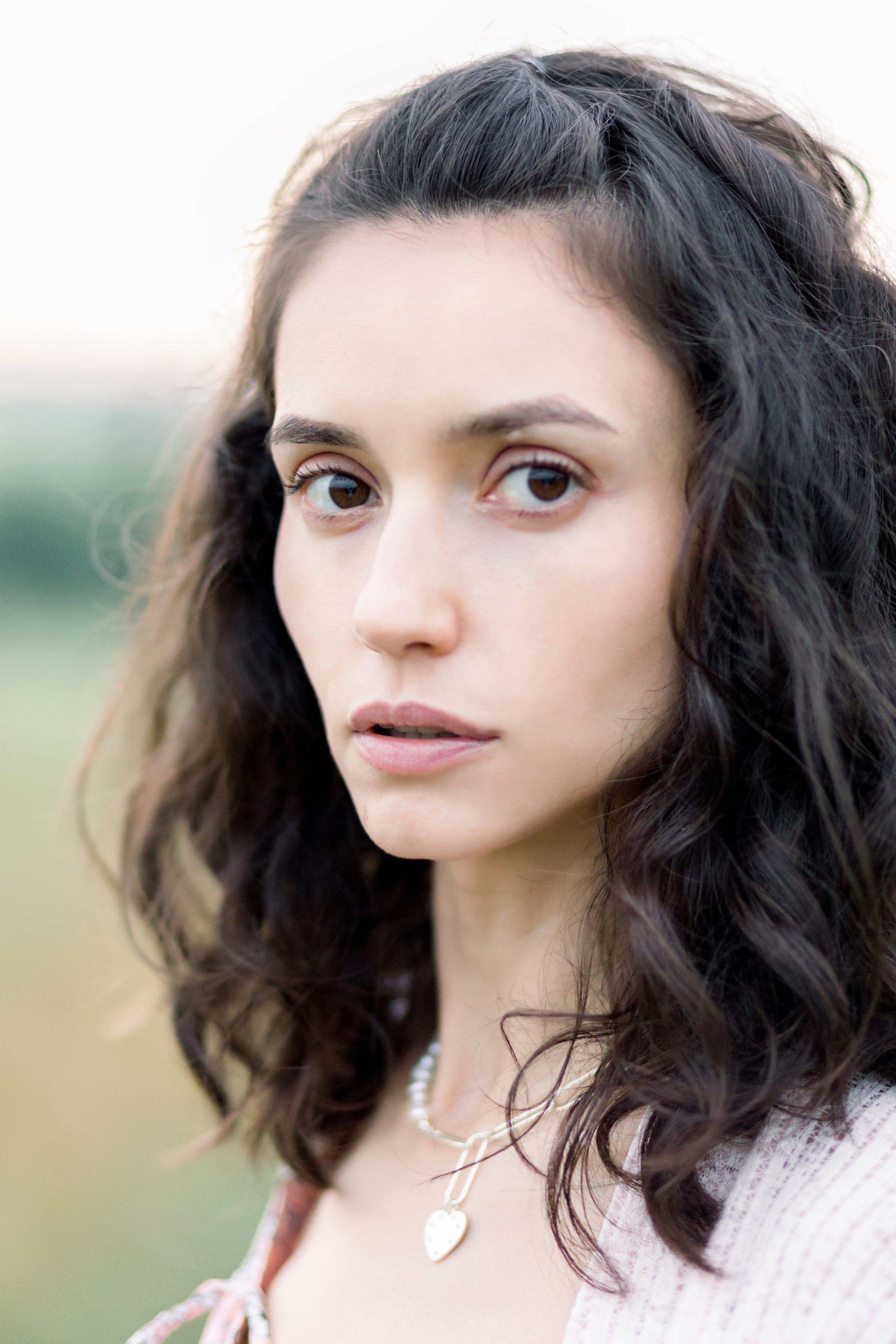 фотосессия в поле, портрет в поле, девушка в поле