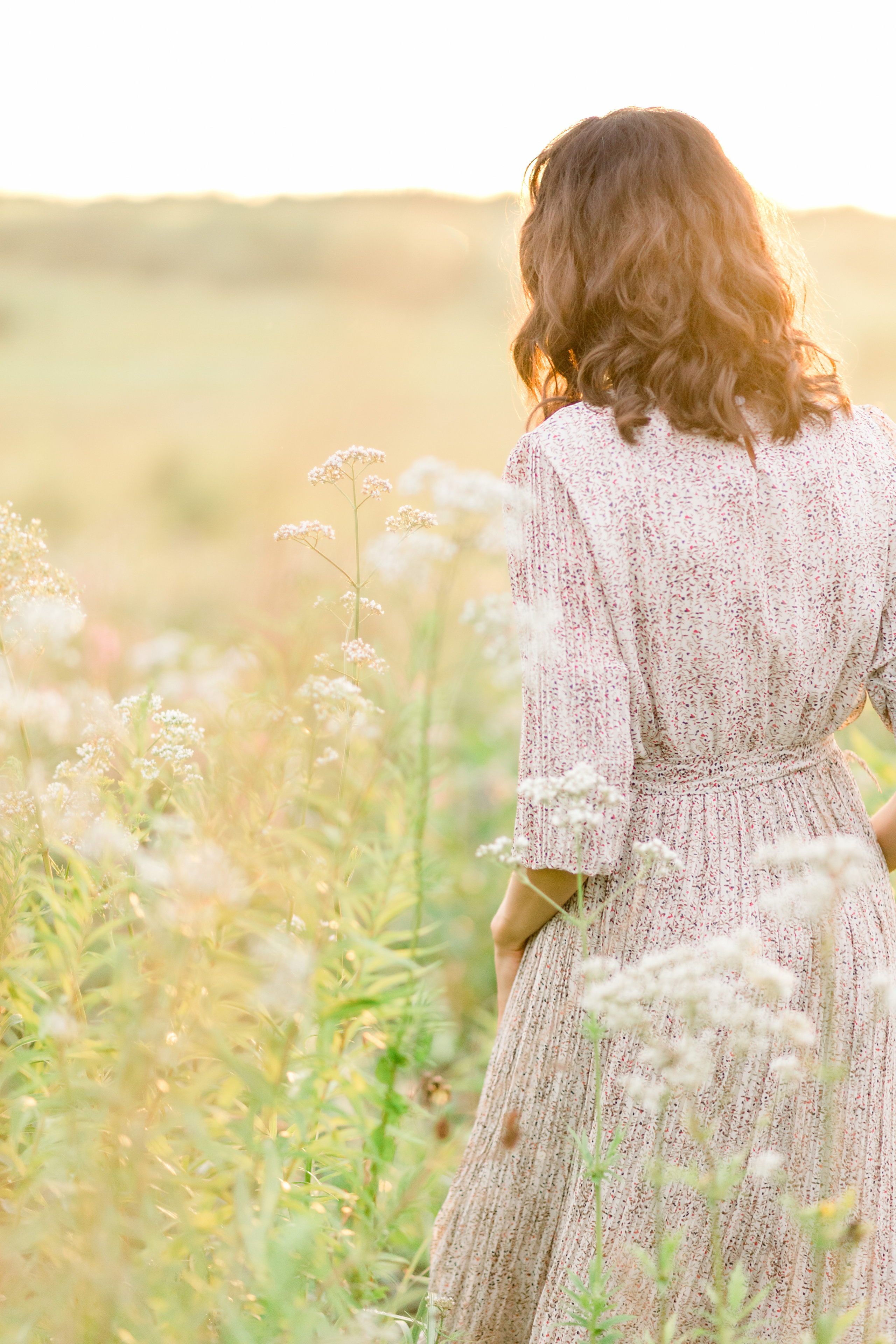 фотосессия в поле, портрет в поле, девушка в поле