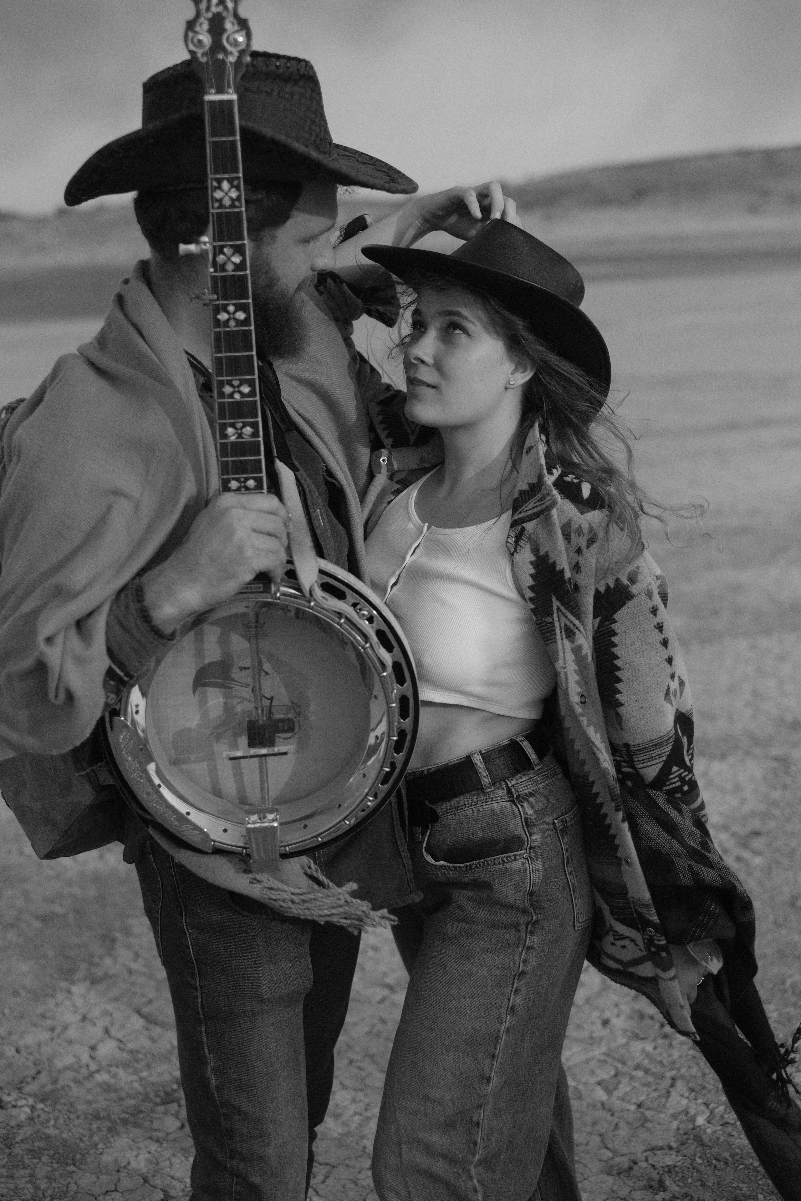 История любви. Дикий запад, ковбойские фильм, лихие ребята, прошлые века, wild west. Профессиональная фотосъемка в Крыму. Натуральные эмоции и живые кадры. Забронируйте дату прямо сейчас!