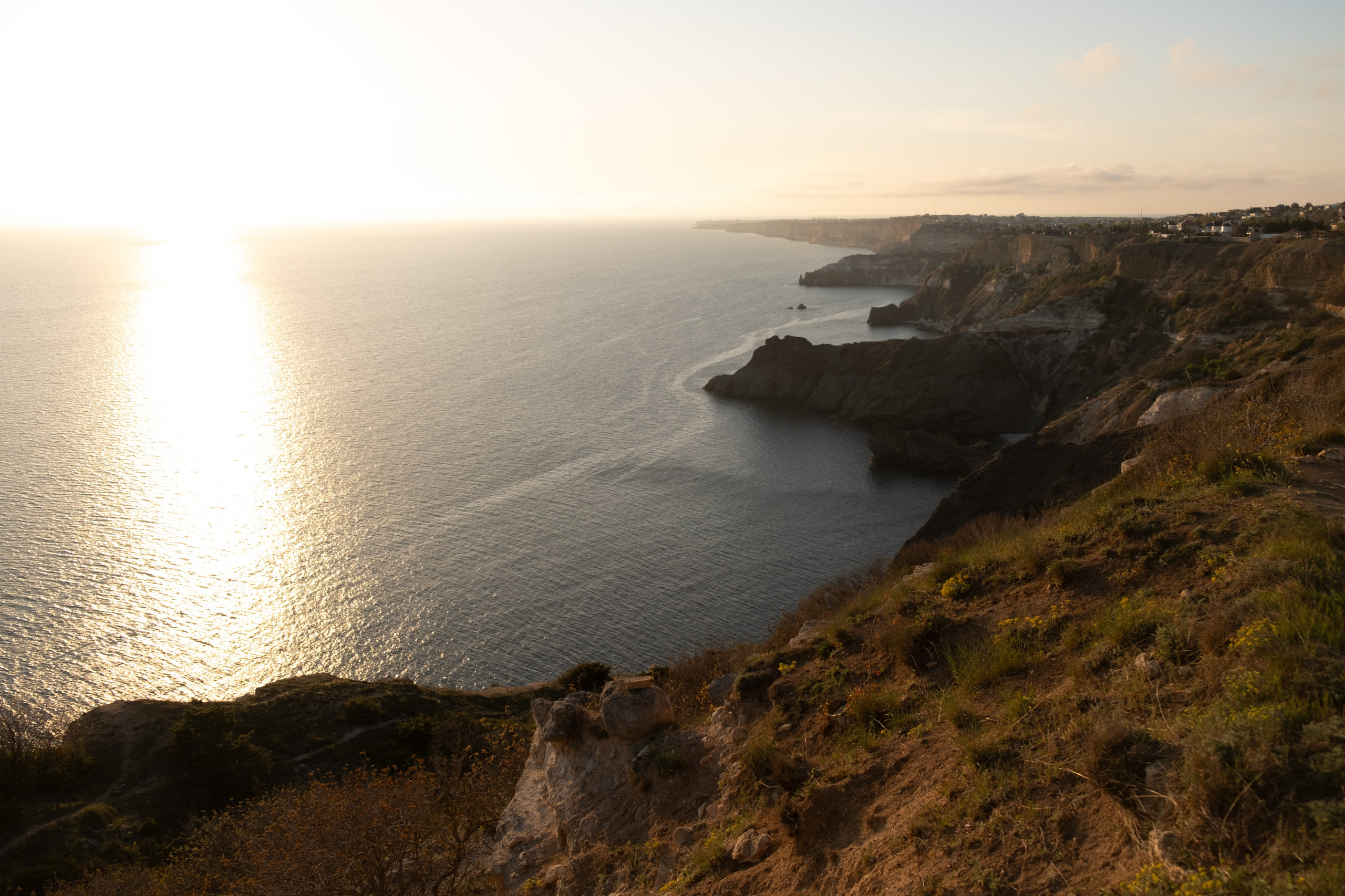 Самое красивое место для фотосессии в Крыму. Профессиональная фотосъемка в Крыму. Натуральные эмоции и живые кадры. Забронируйте дату прямо сейчас!