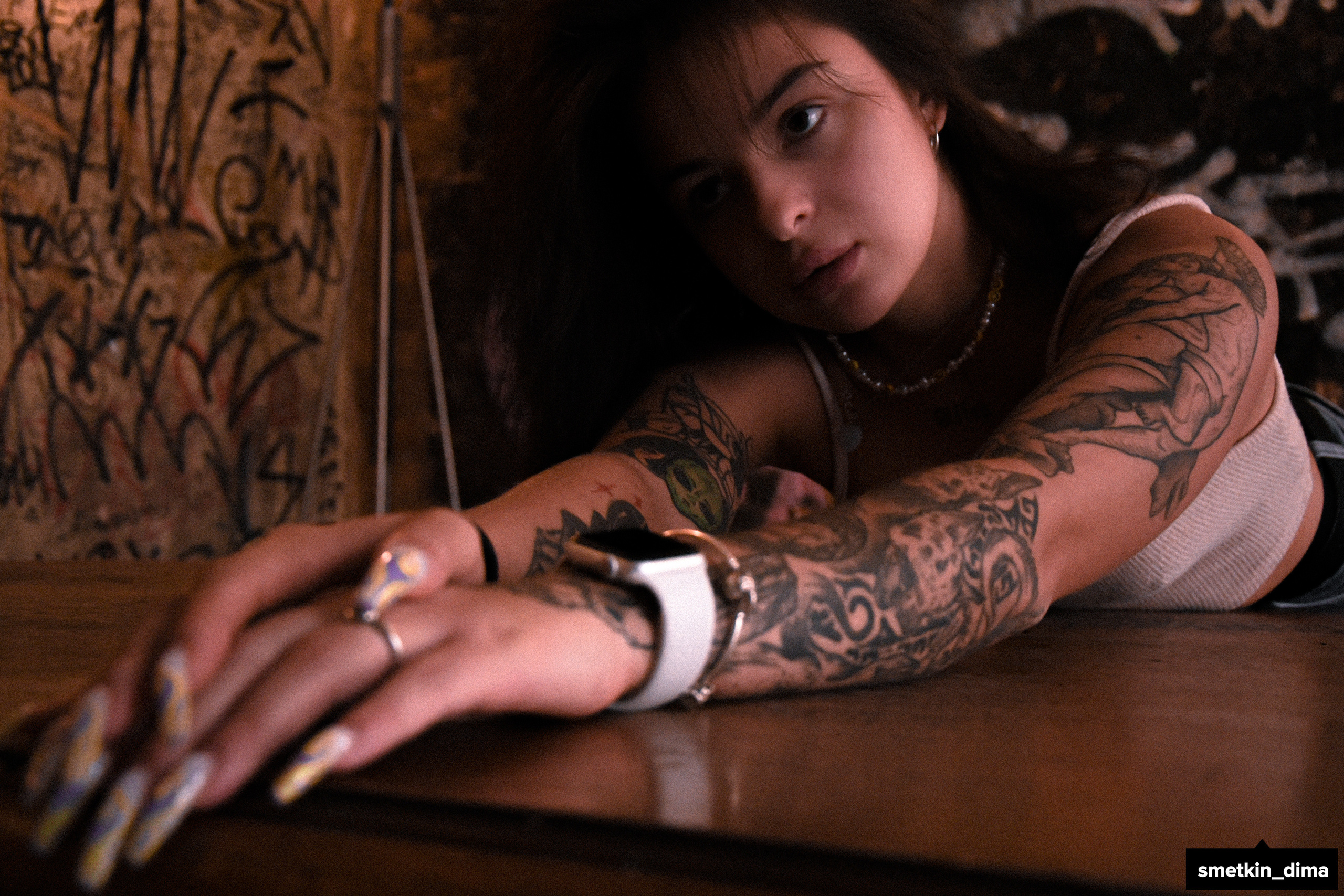 Уличная фотография. Фотосессия в баре. Фотограф Сметкин Дима. Фотосессии в Москве и по миру