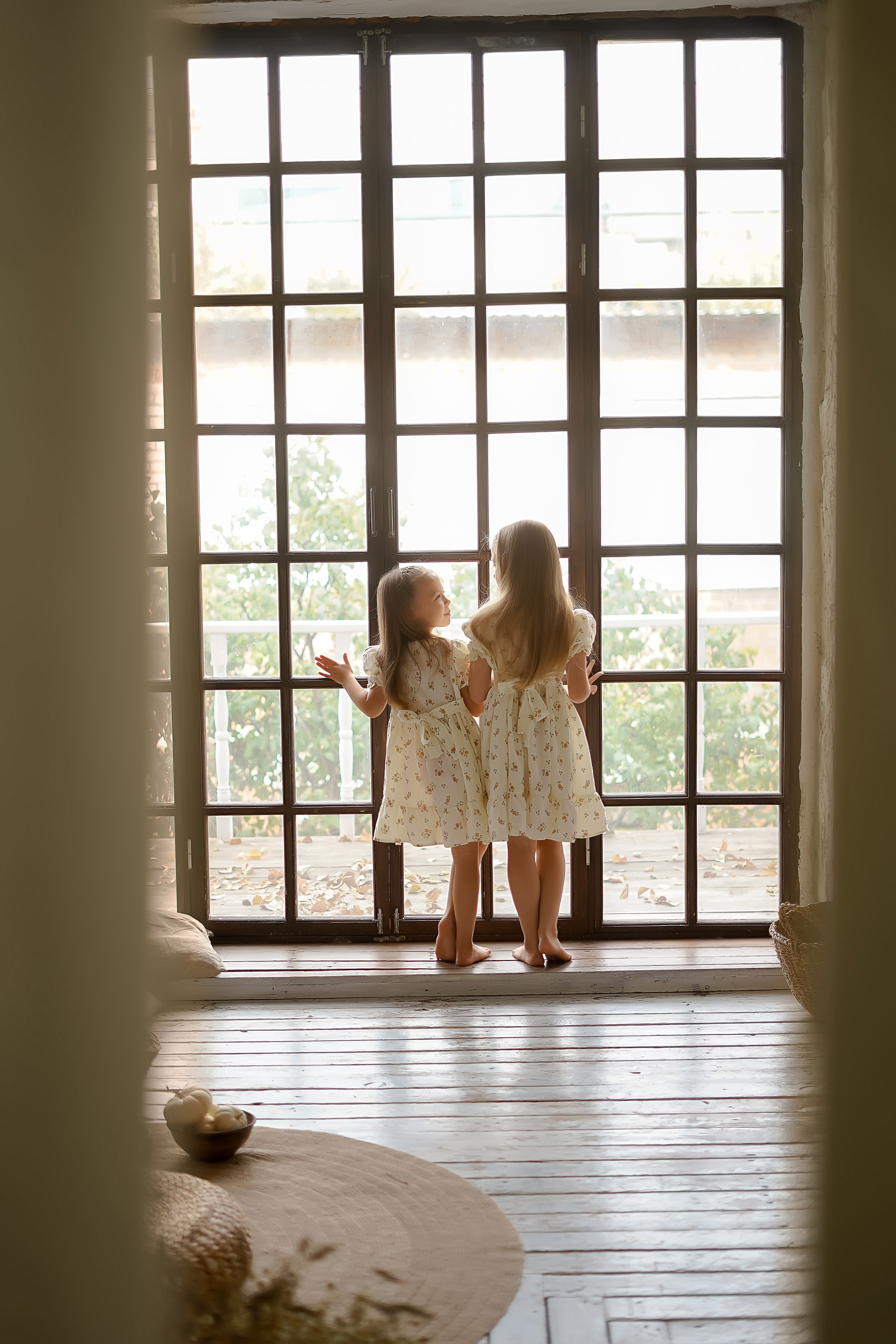 Девочки и ёжик. Фотограф Татьяна Митрофанова